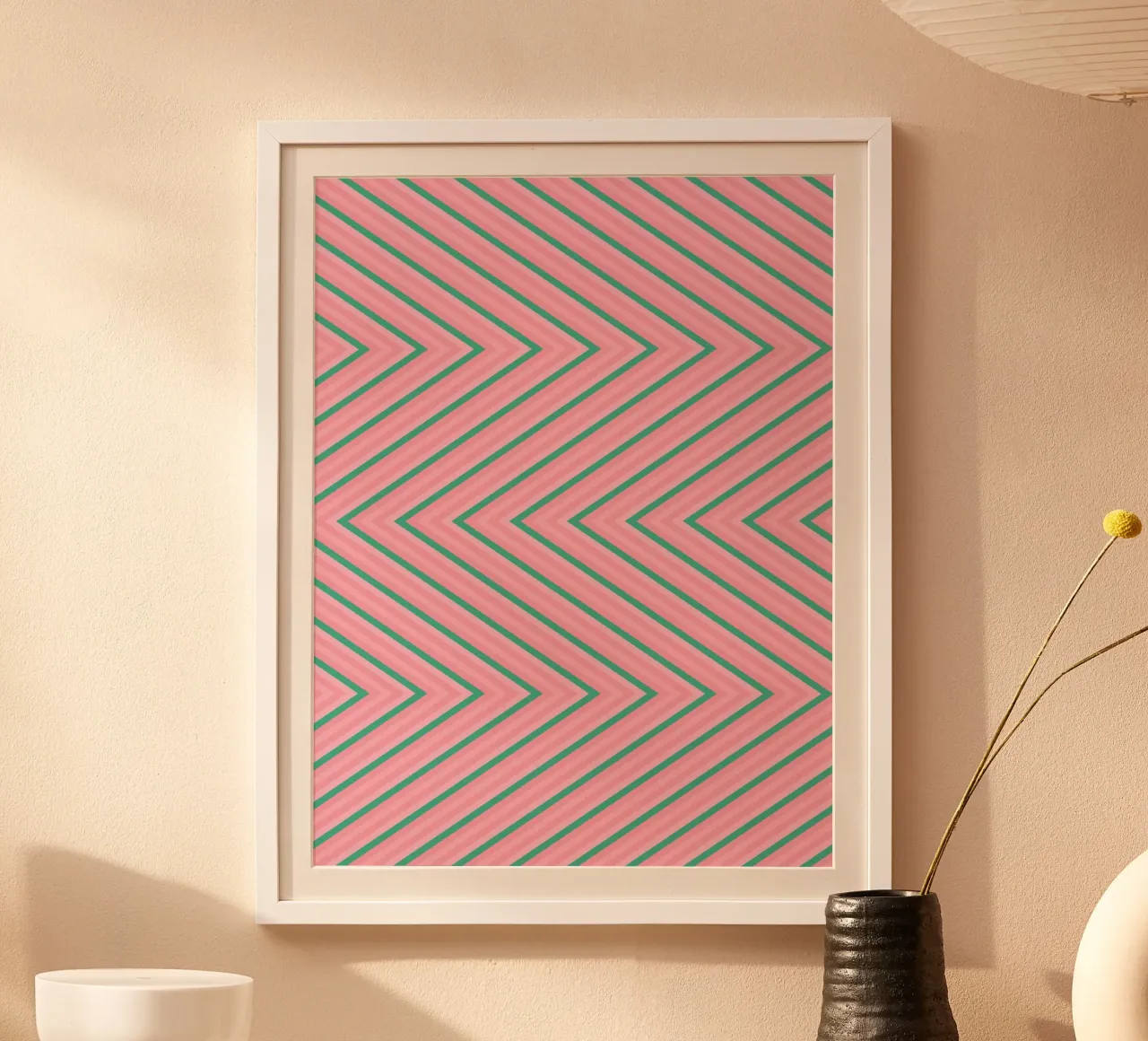 Strisce Chevron verdi e rosa poster con telaio in plastica da SilverPegasus