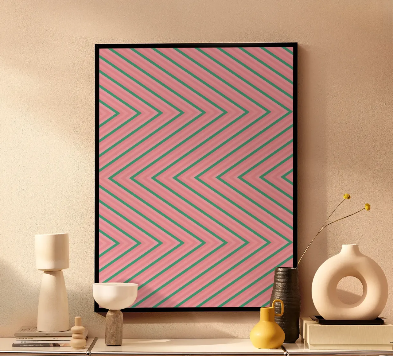 Strisce Chevron verdi e rosa poster con telaio in plastica da SilverPegasus