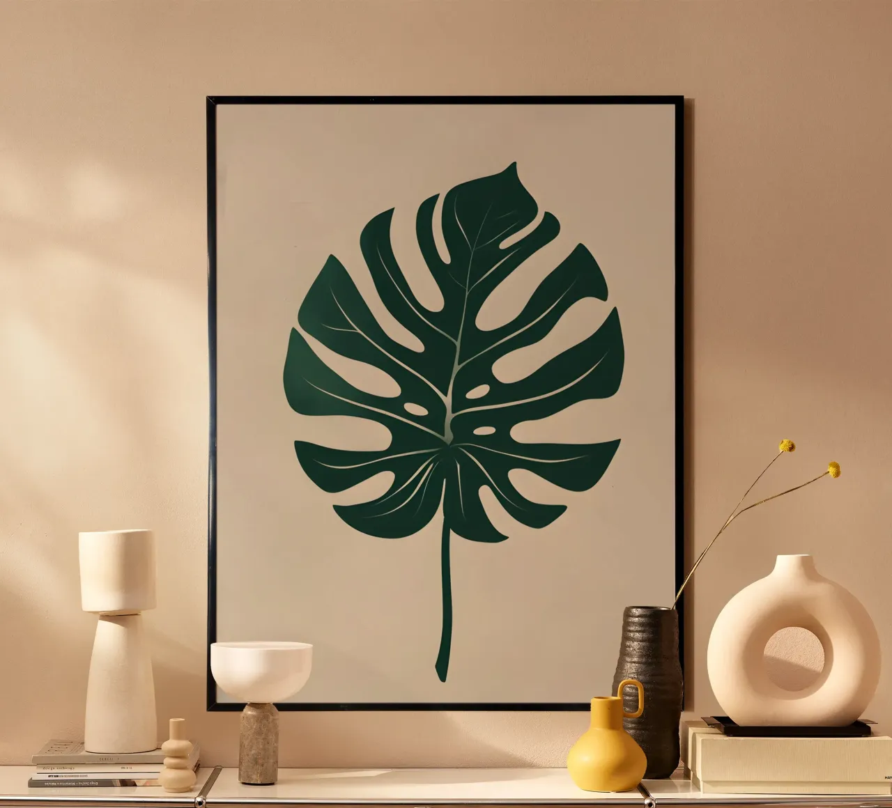 Monstera - Tono più scuro poster con telaio in plastica da The Green Room