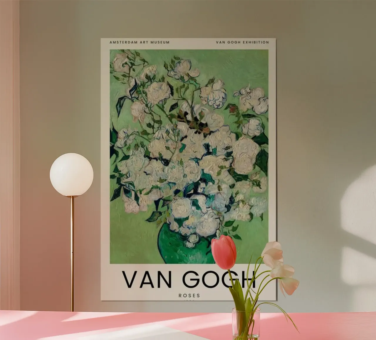 rose rosa in vaso poster con telaio in plastica da Piper Shop Oke