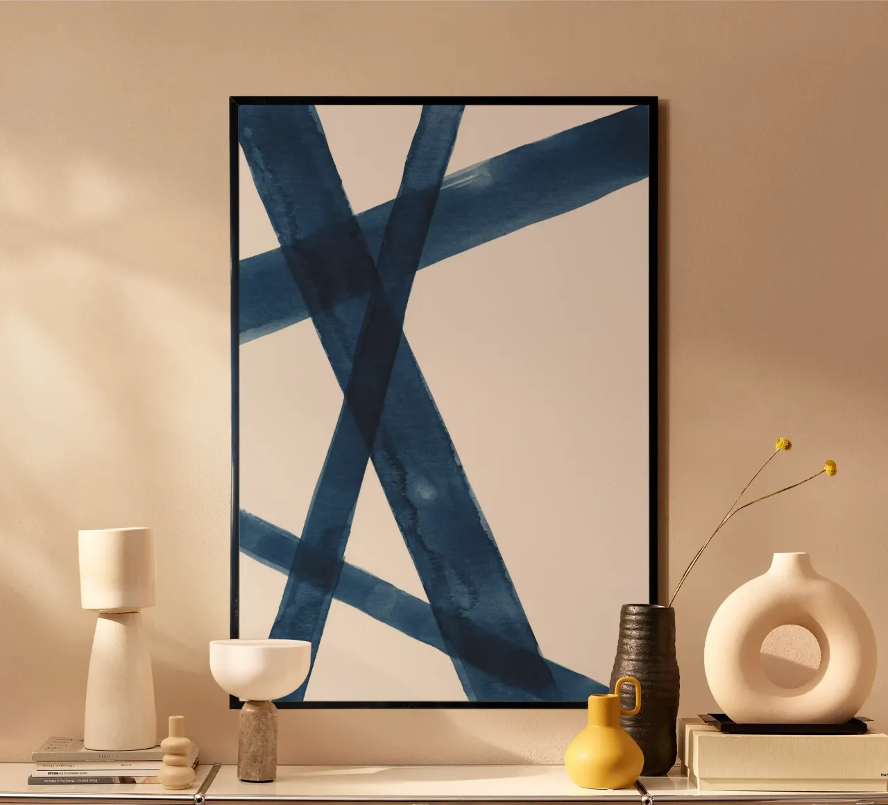 Linee acquerello blu scuro 1 poster con telaio in legno da NouveauPrints