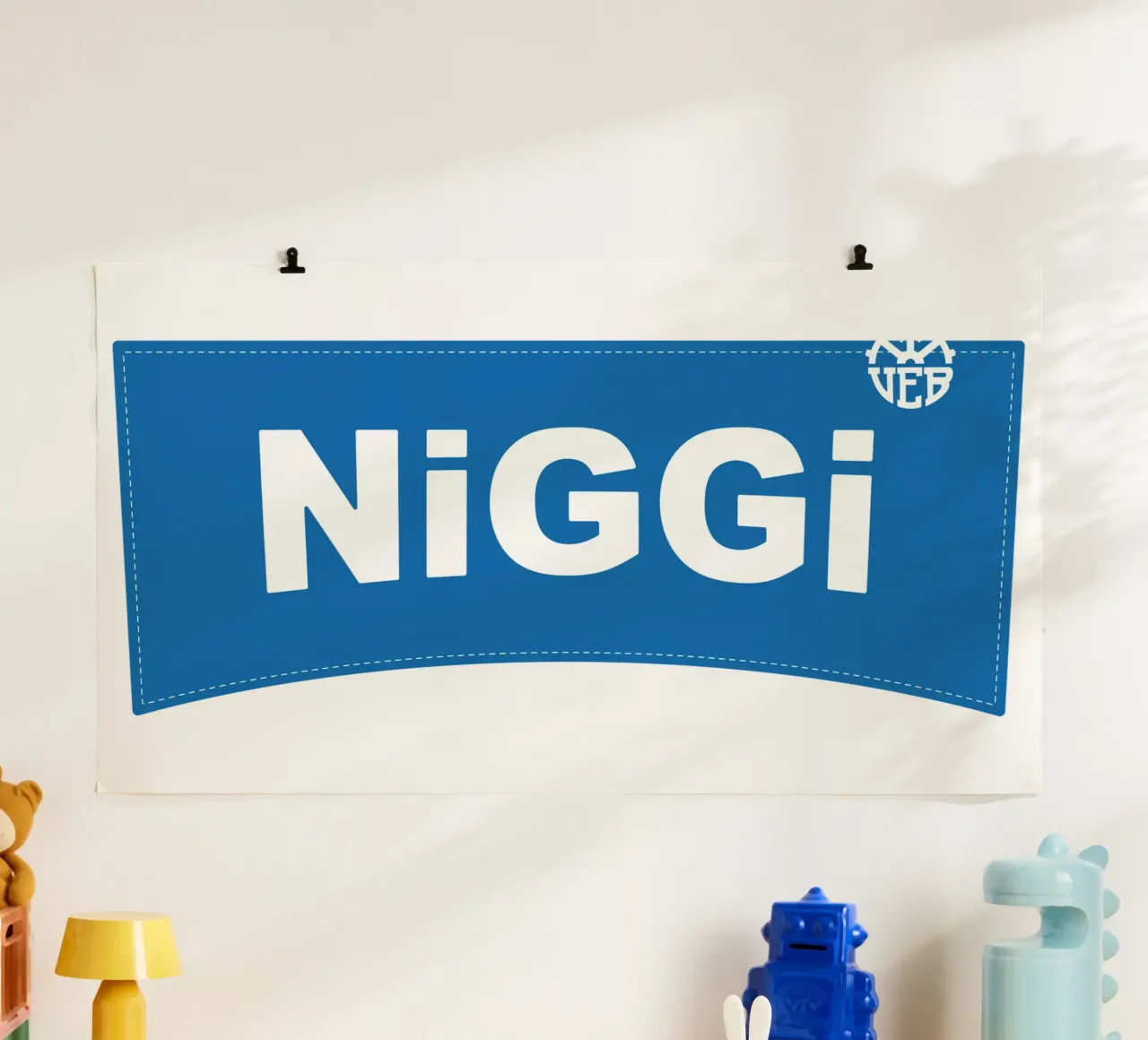 Niggi des VEB poster con telaio in legno da DDR DESIGN