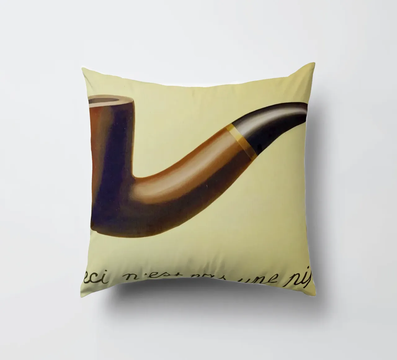 Ceci n'est pas une pipe di René Magritte cuscino da Classic Art Prints