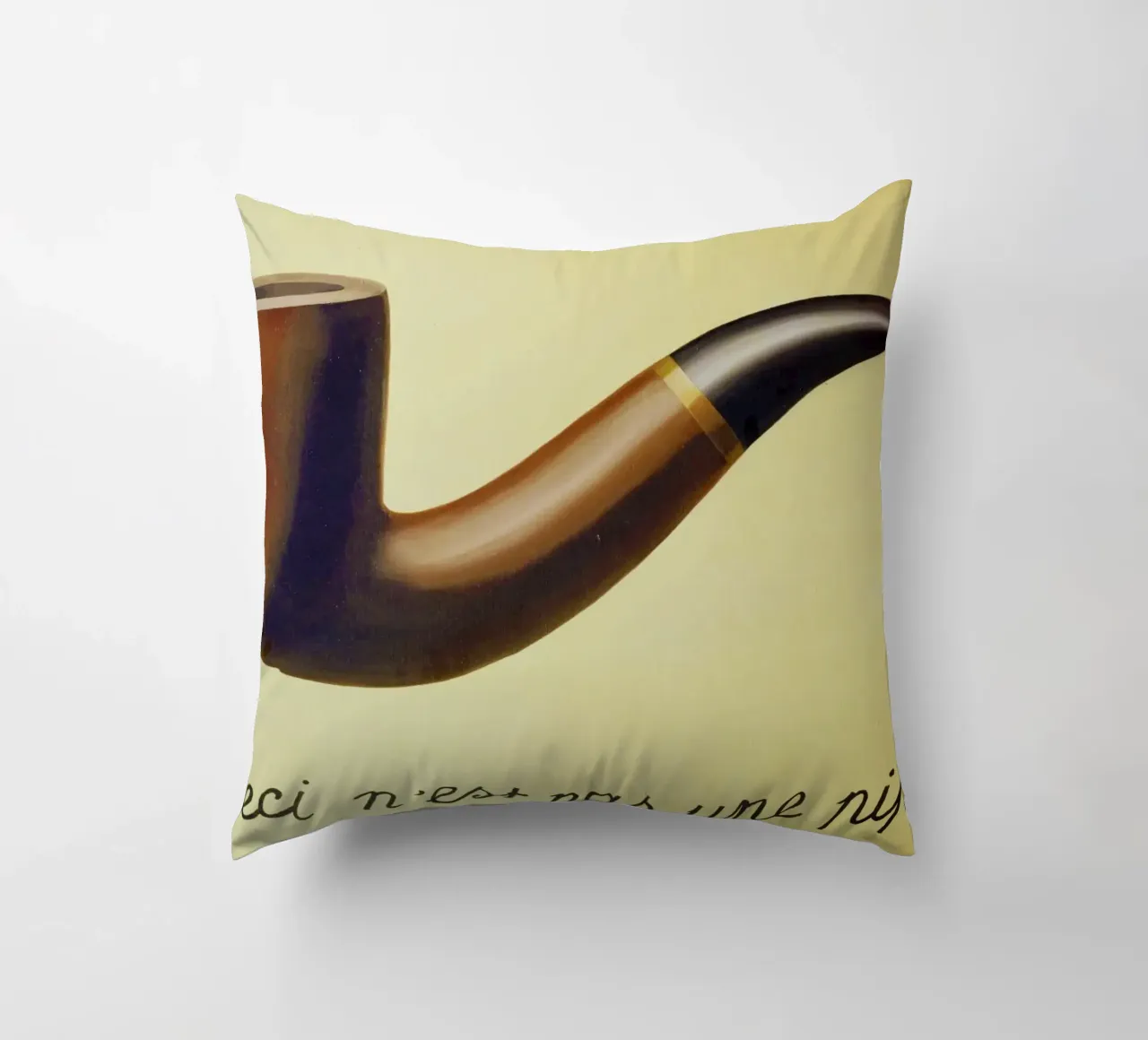 Ceci n'est pas une pipe di René Magritte cuscino da Classic Art Prints