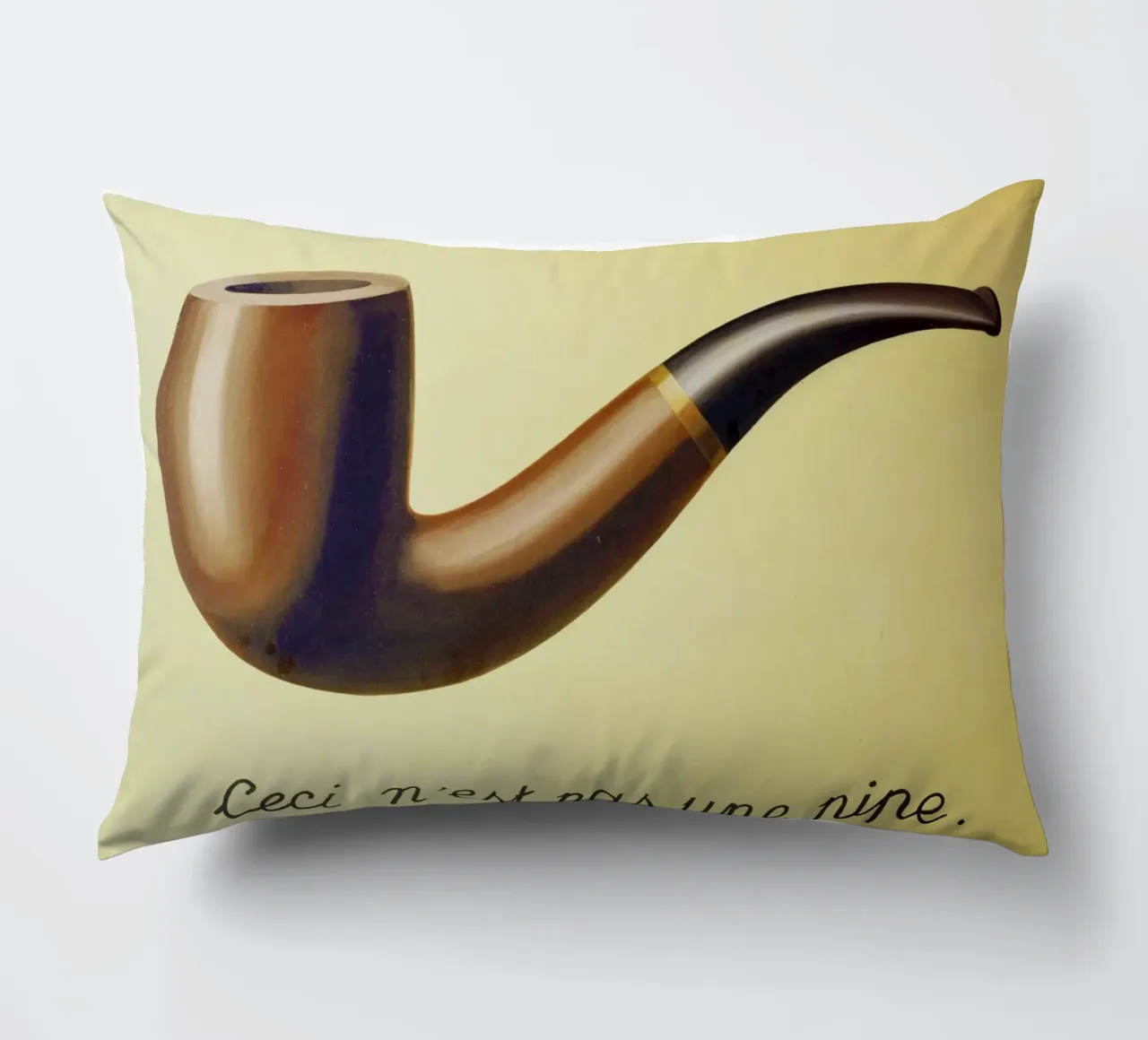 Ceci n'est pas une pipe di René Magritte cuscino da Classic Art Prints