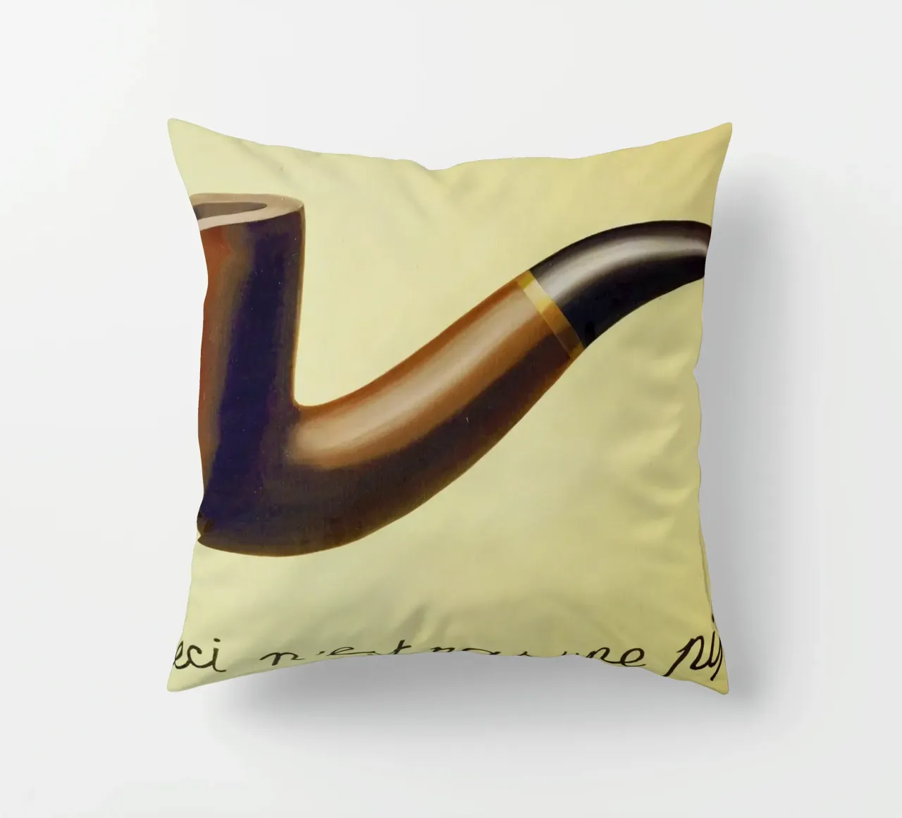 Ceci n'est pas une pipe di René Magritte cuscino da Classic Art Prints