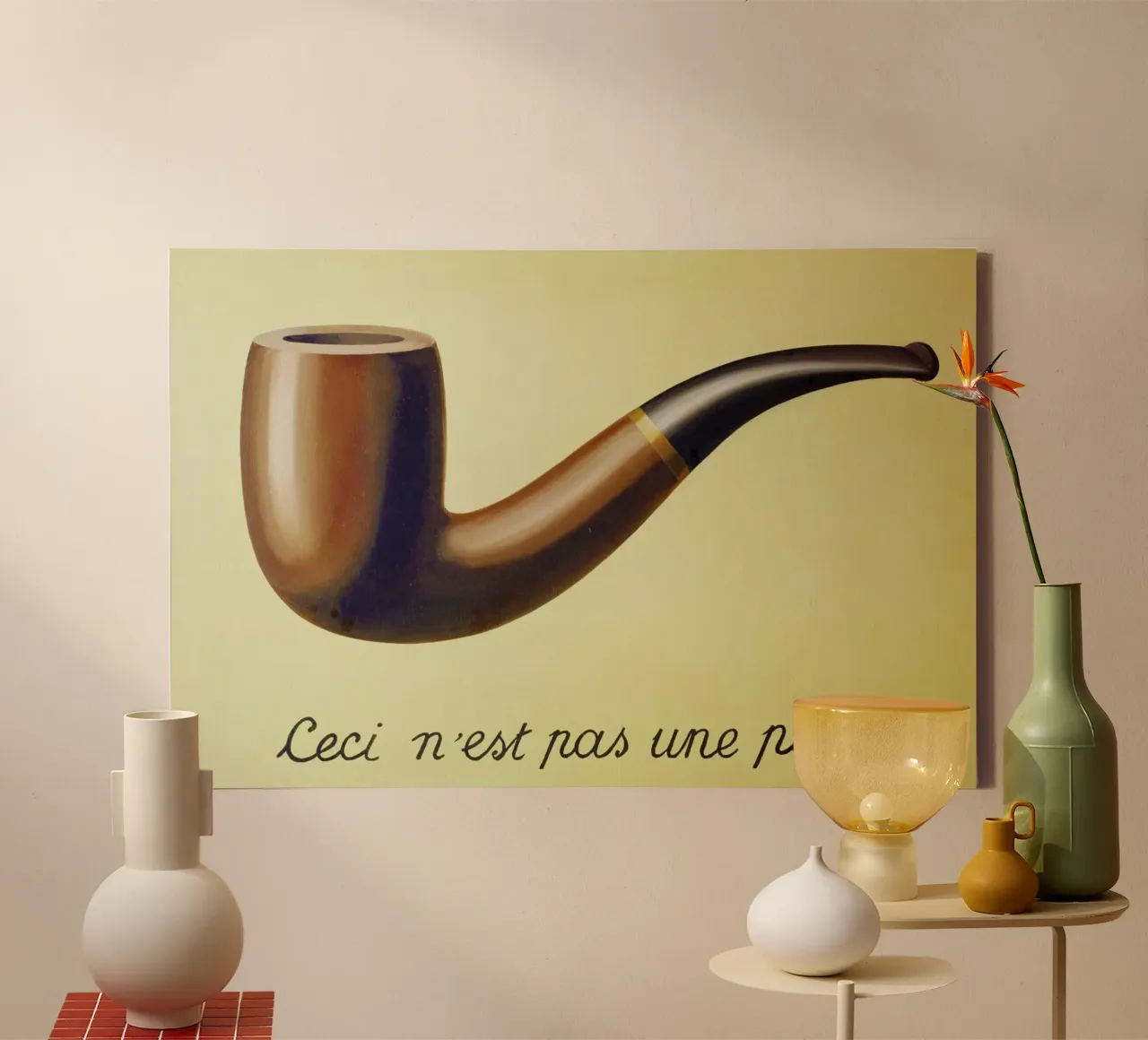 Ceci n'est pas une pipe di René Magritte tela con Cornice a cassetta da Classic Art Prints