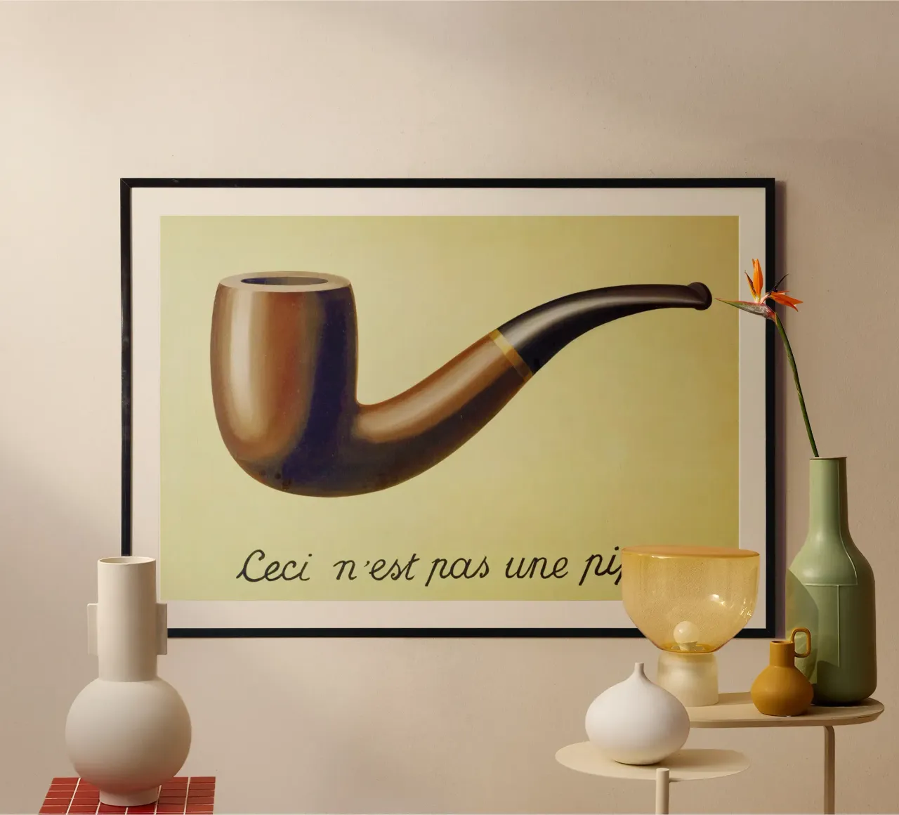 Ceci n'est pas une pipe di René Magritte poster con telaio in legno da Classic Art Prints