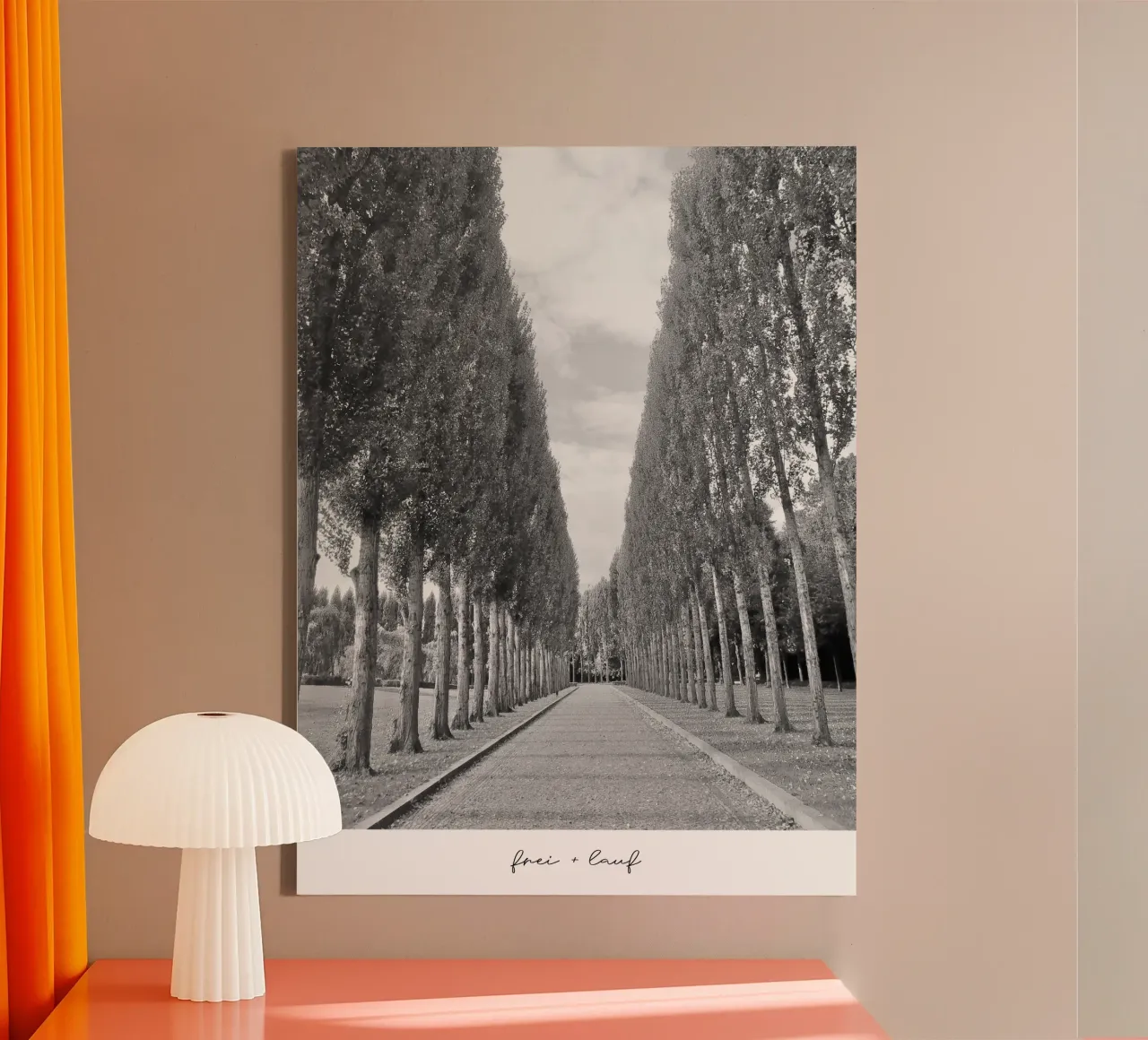 frei + lauf Allee canvas met Baklijst van Frida + frei