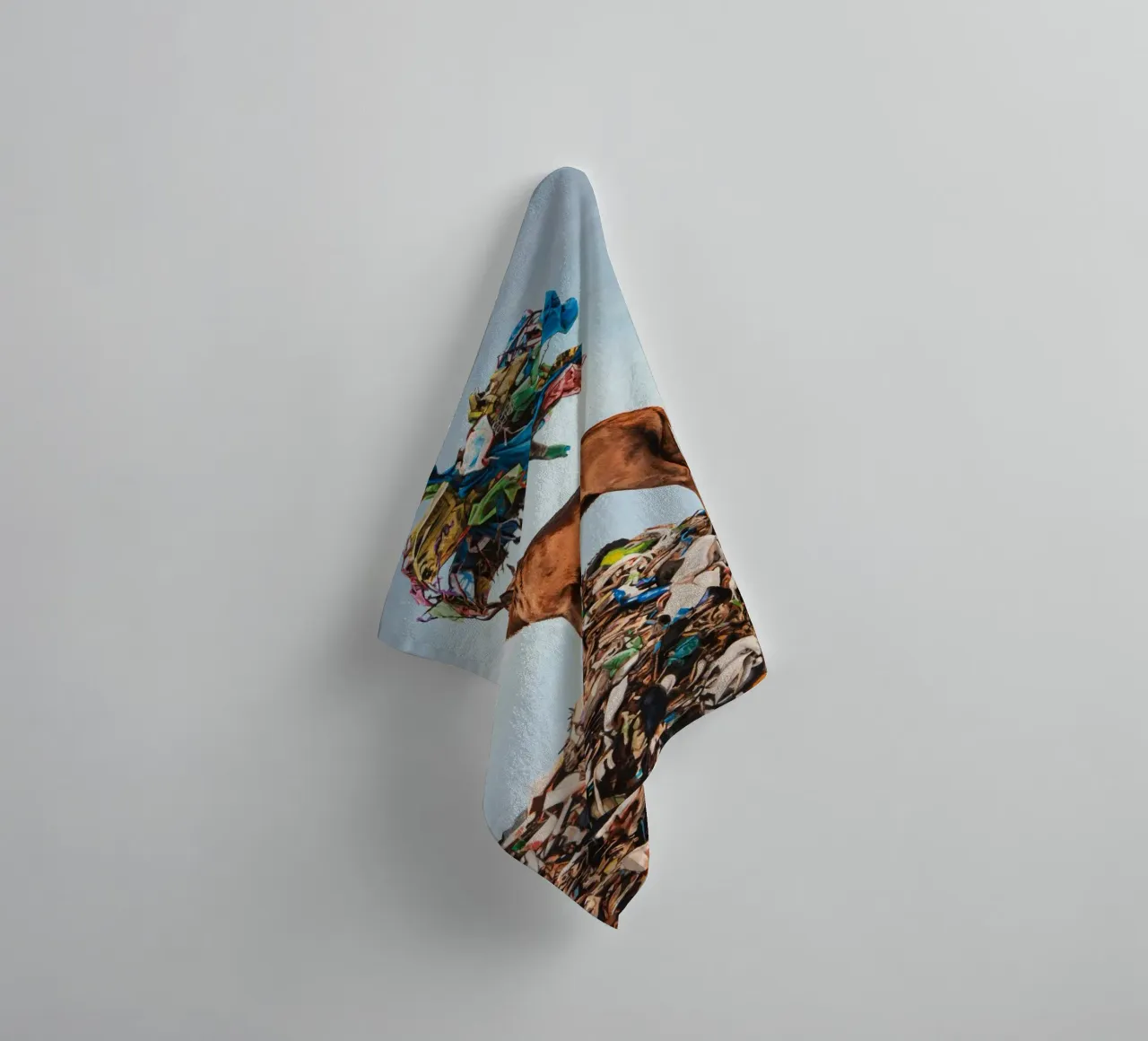 Corona Josh Keyes asciugamano da bagno da Trudeau Art Galley