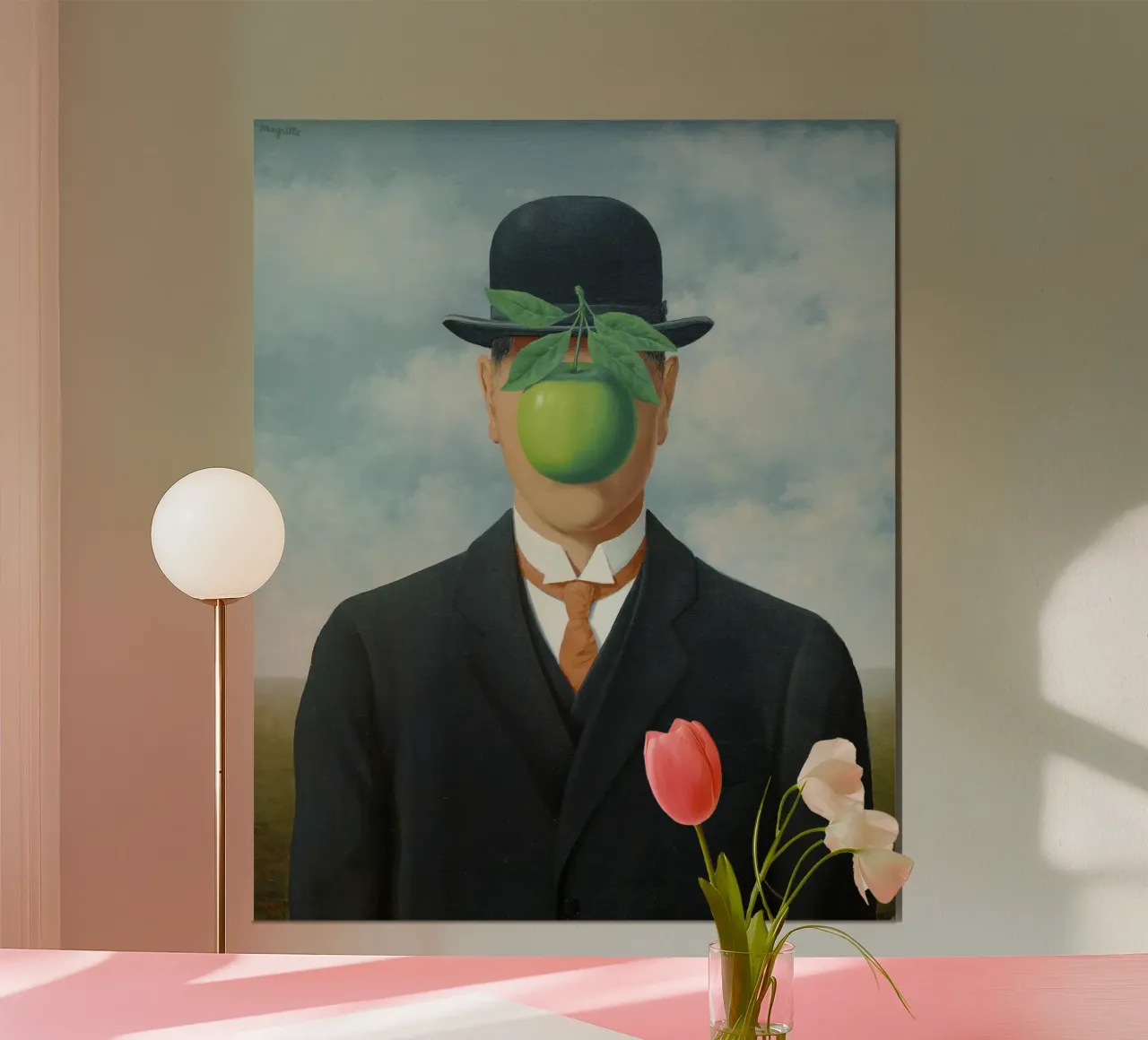 Il figlio dell'uomo di René Magritte poster con telaio in legno da Classic Art Prints