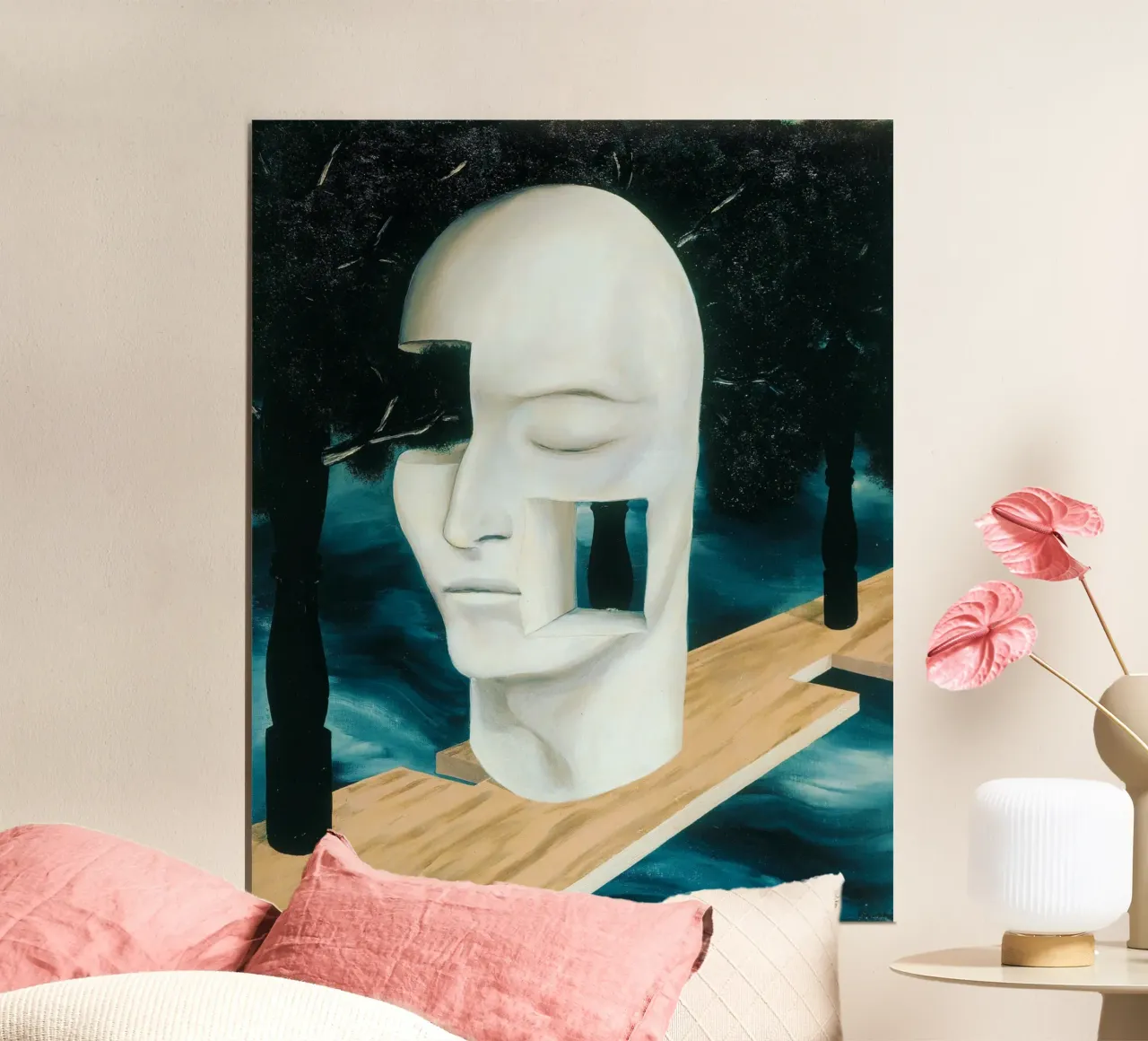 Il volto del genio di René Magritte poster con telaio in plastica da Classic Art Prints