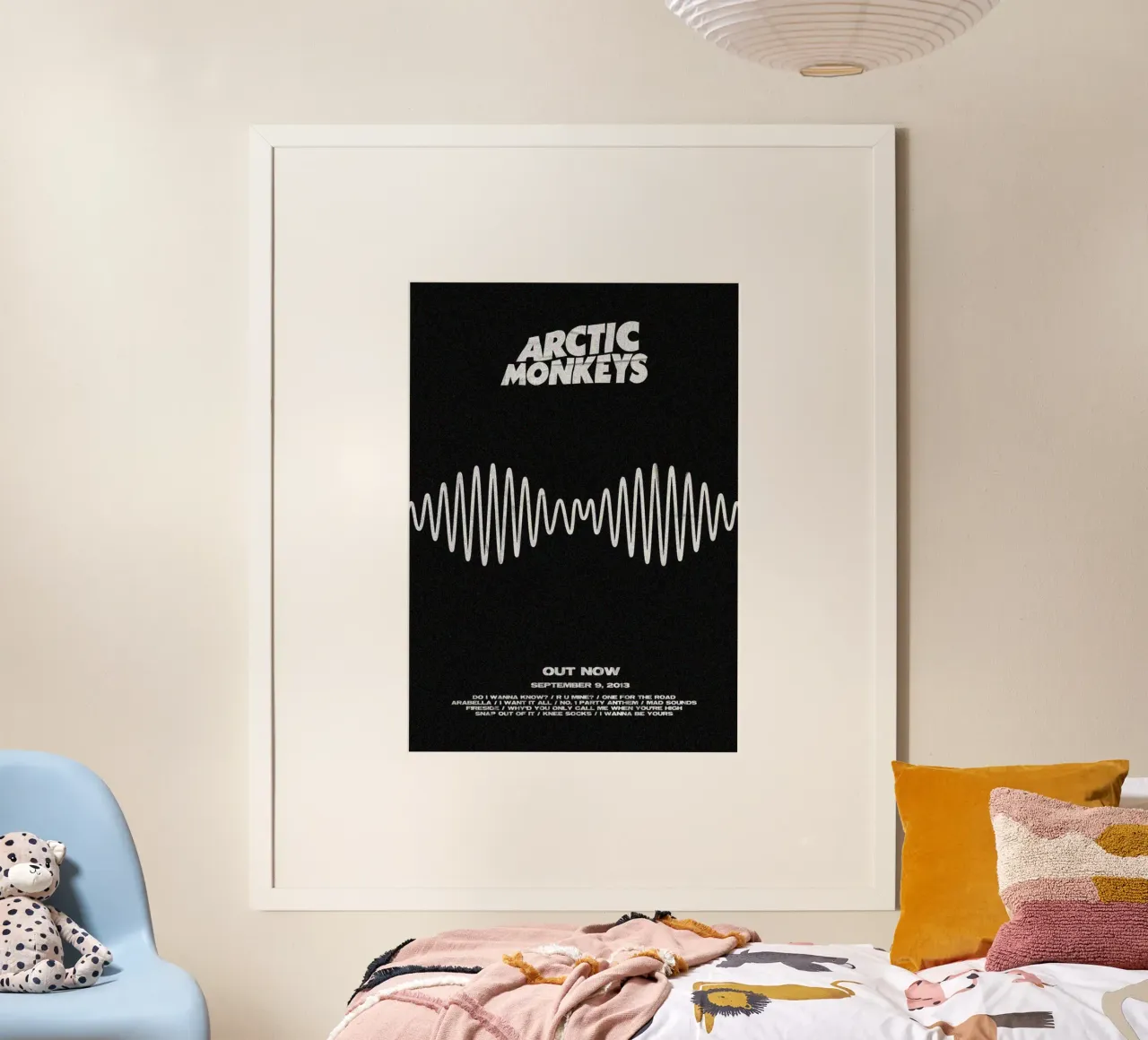 Secrets chuchotés dans l'obscurité poster avec cadre en bois de piareto