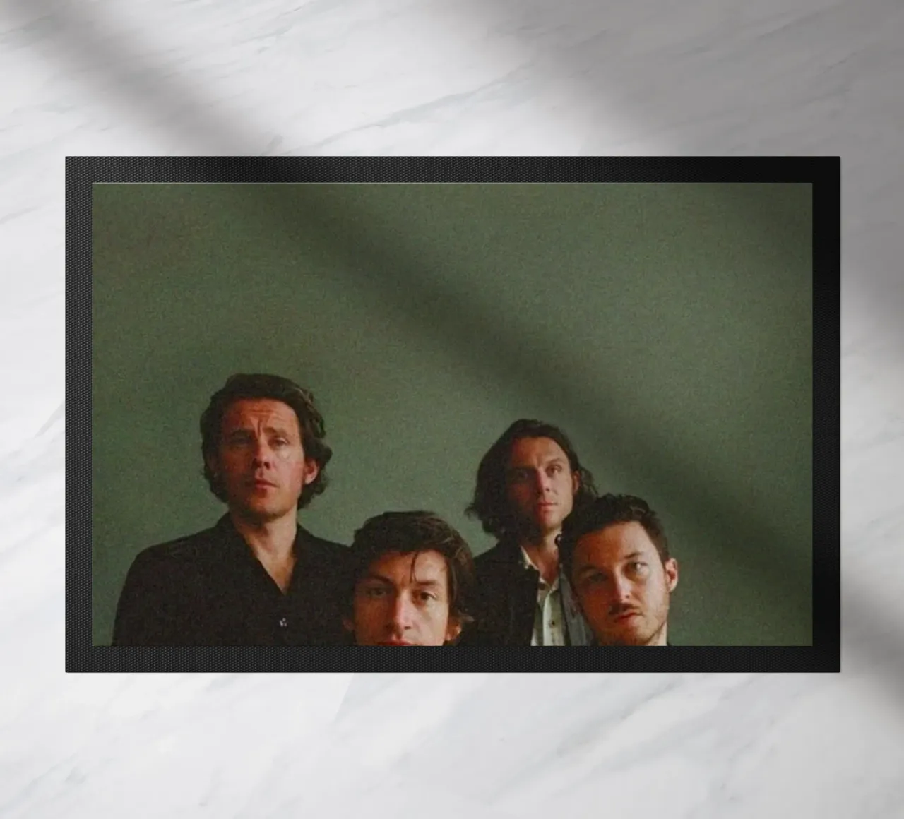 Vetri rotti e risate zerbino da piareto