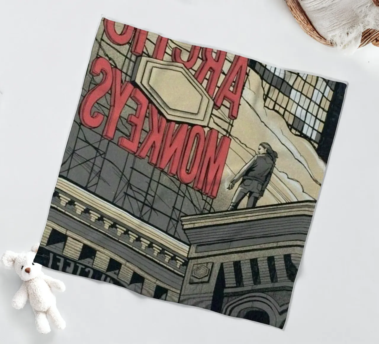 Sigarette d'argento sotto la pioggia coperta in pile da piareto