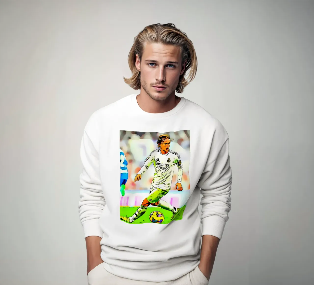Luka Modrić controlla la partita per il Real Madrid felpa da dark eagle