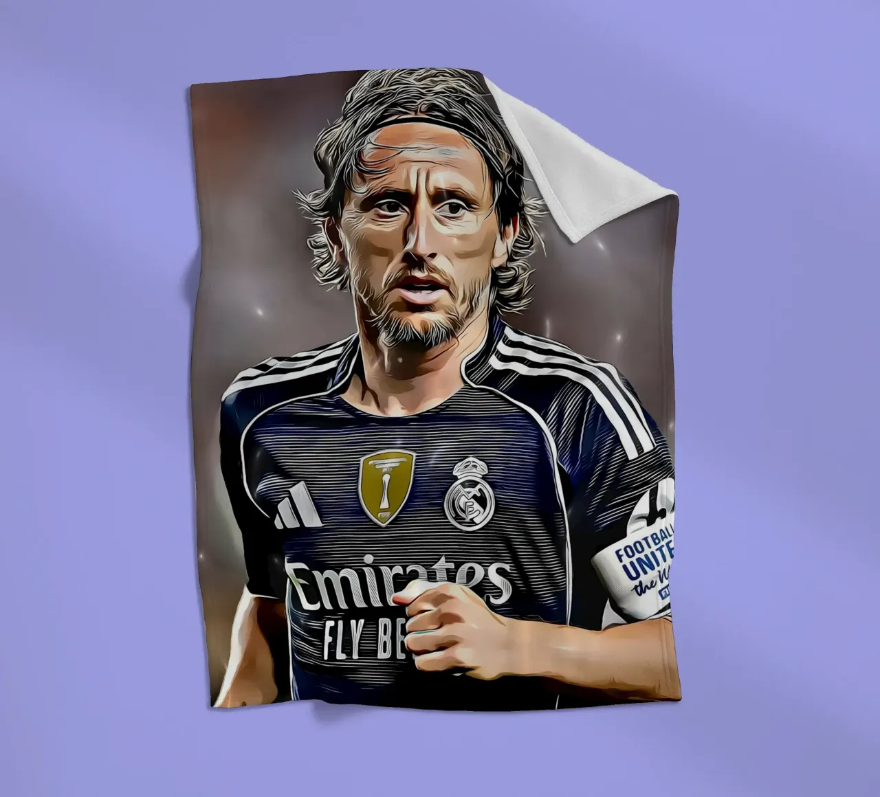 Luka Modrić guida il Real Madrid in campo coperta in pile da dark eagle