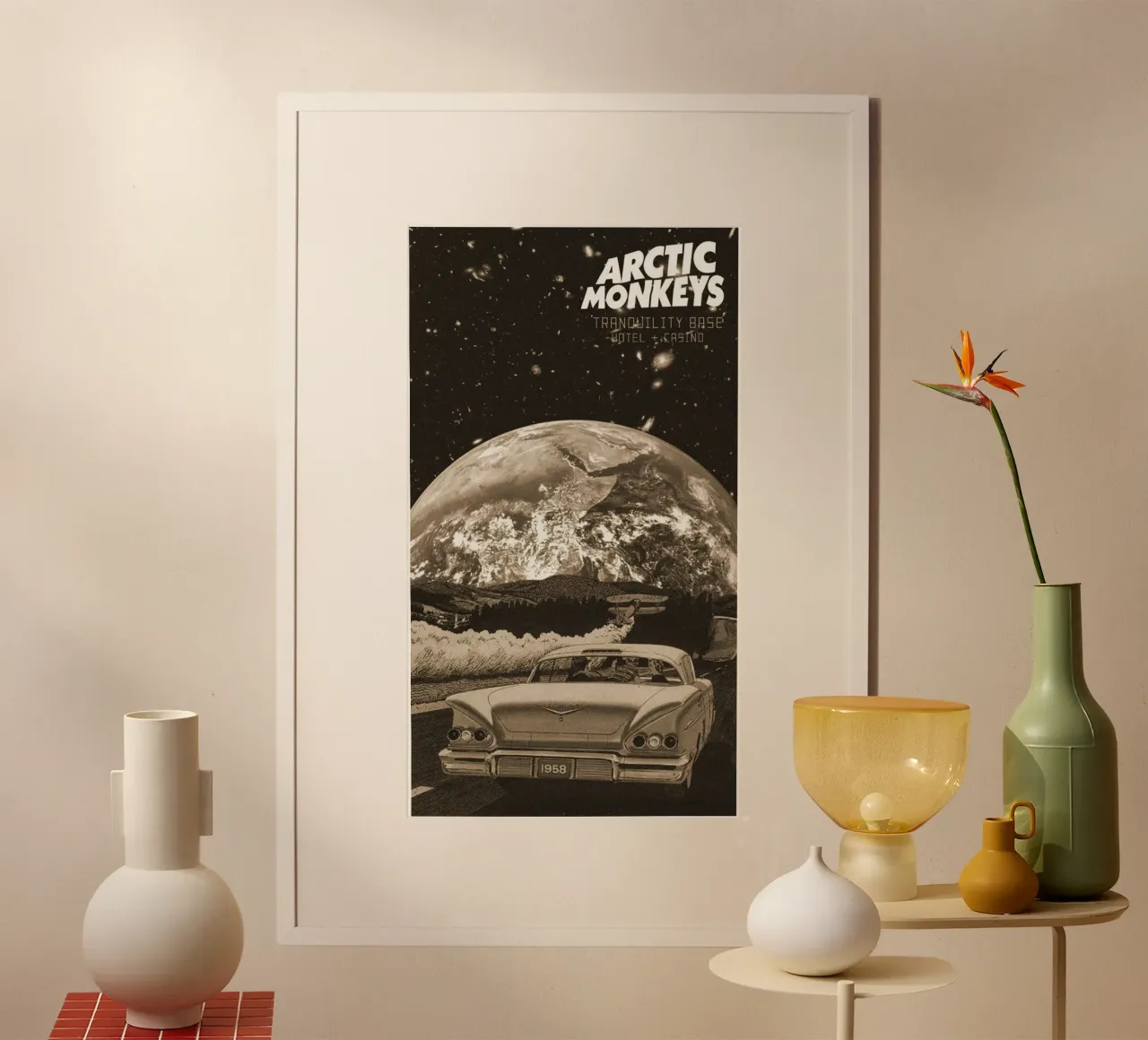 Note perse in un bar solitario poster con telaio in legno da piareto