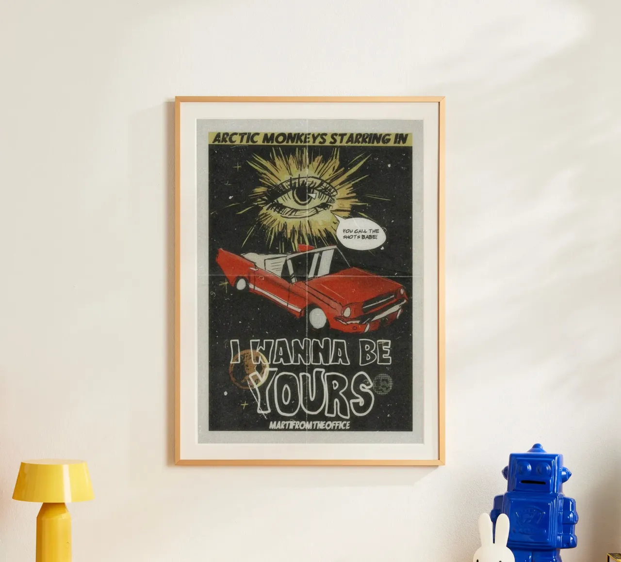 Bottiglie di vetro sul marciapiede poster con telaio in legno da piareto