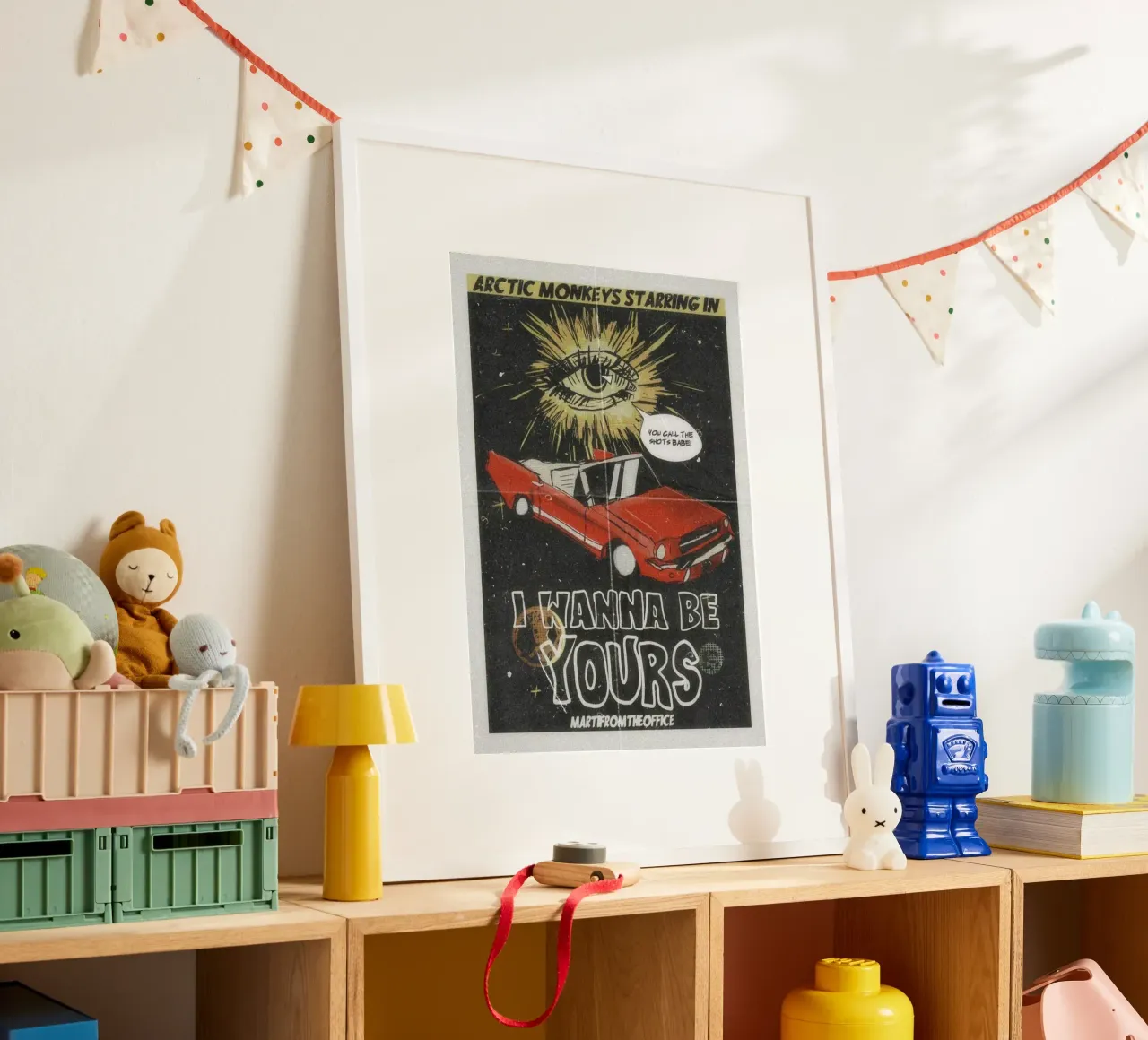 Bottiglie di vetro sul marciapiede poster con telaio in legno da piareto