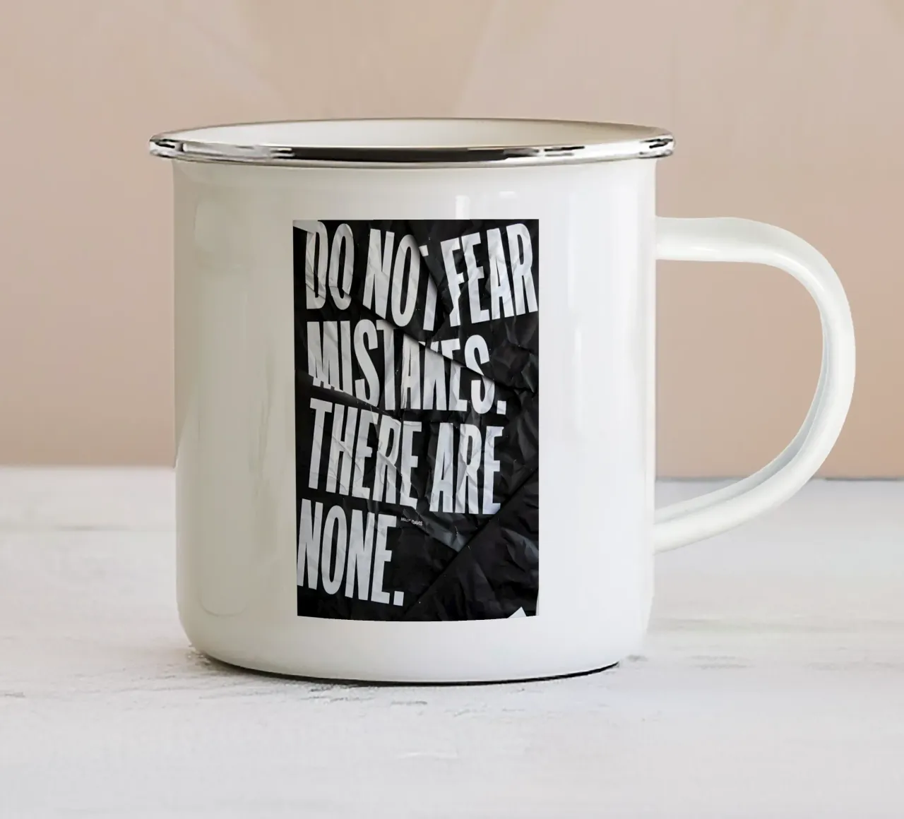 DO NOT FEAR MISTAKES tazza in smalto da Type & Tape