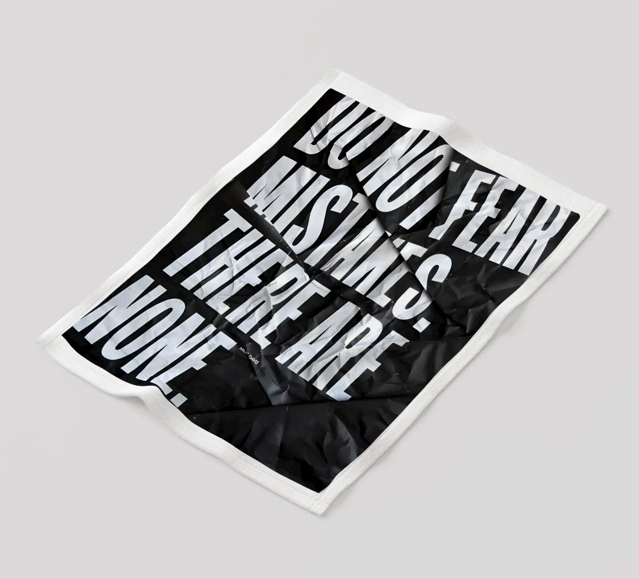 DO NOT FEAR MISTAKES coperta in pile da Type & Tape