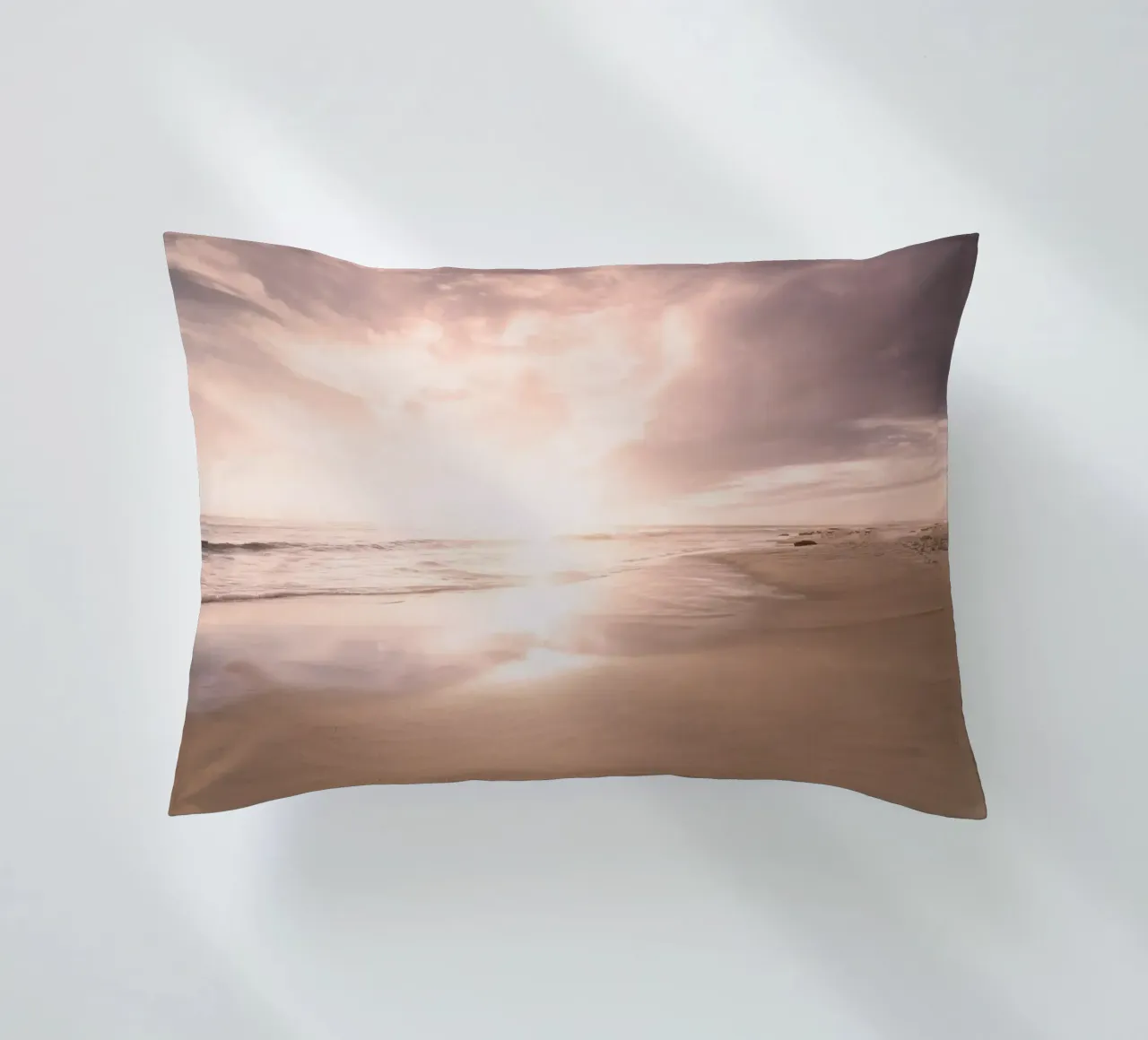 Sunset Beach Scene cuscino da Stay Positive Design
