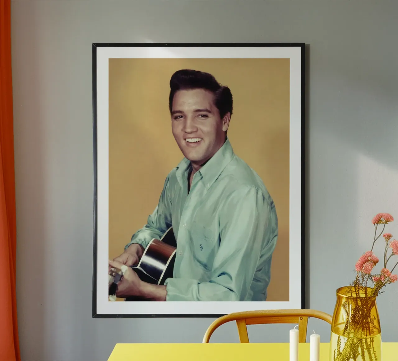 Elvis Presley sorridente poster con telaio in legno da James