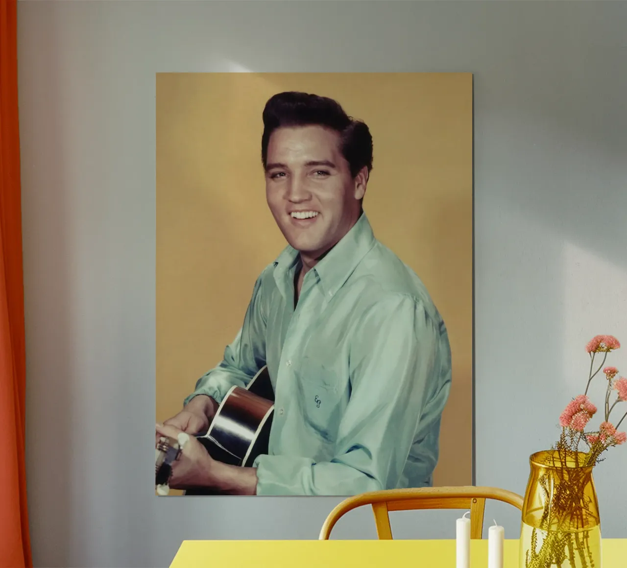 Elvis Presley sorridente poster con telaio in legno da James