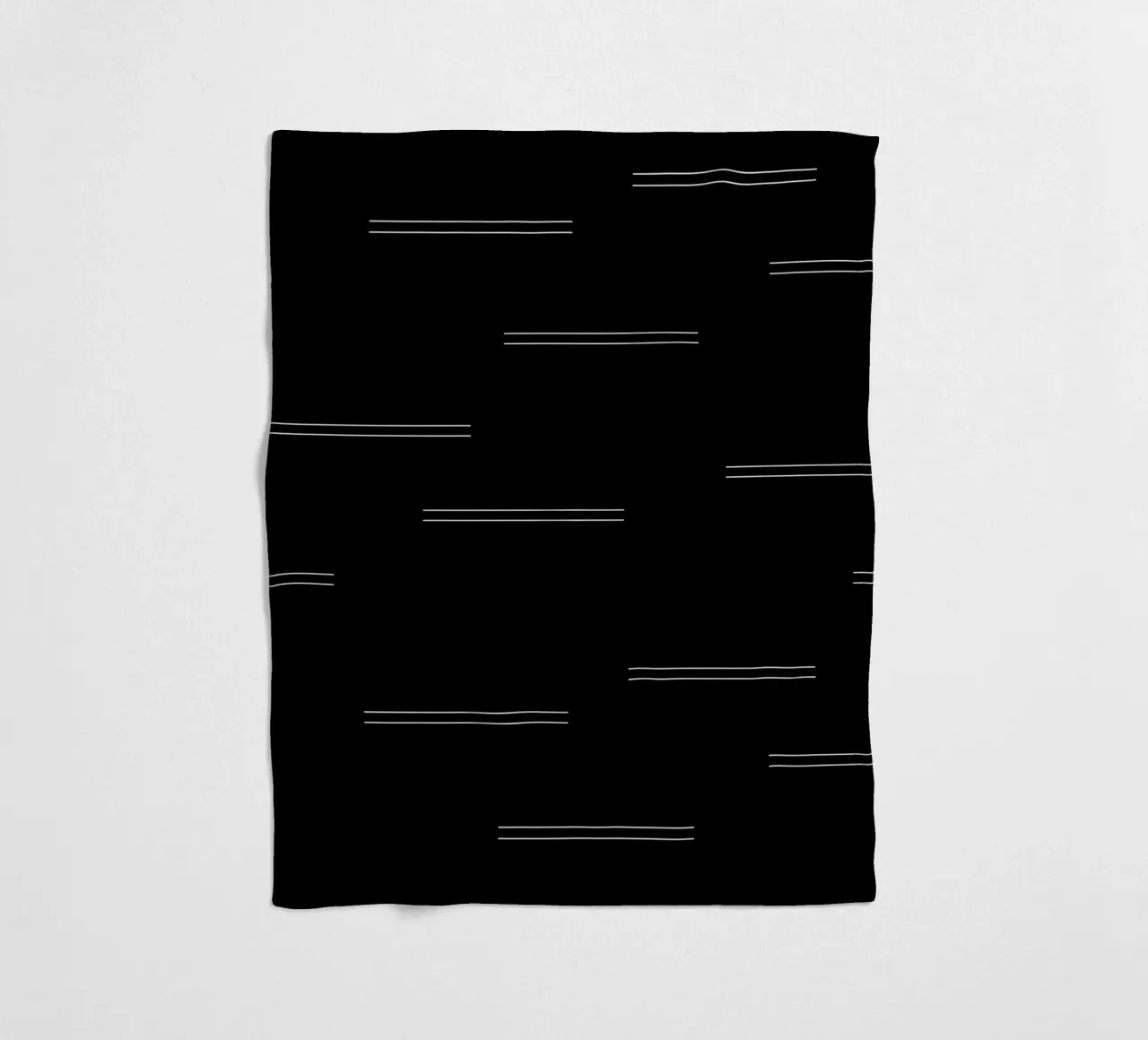Minimal Mudcloth astratto Linee doppie | Bianco su nero coperta in pile da Beauty in Simplicity