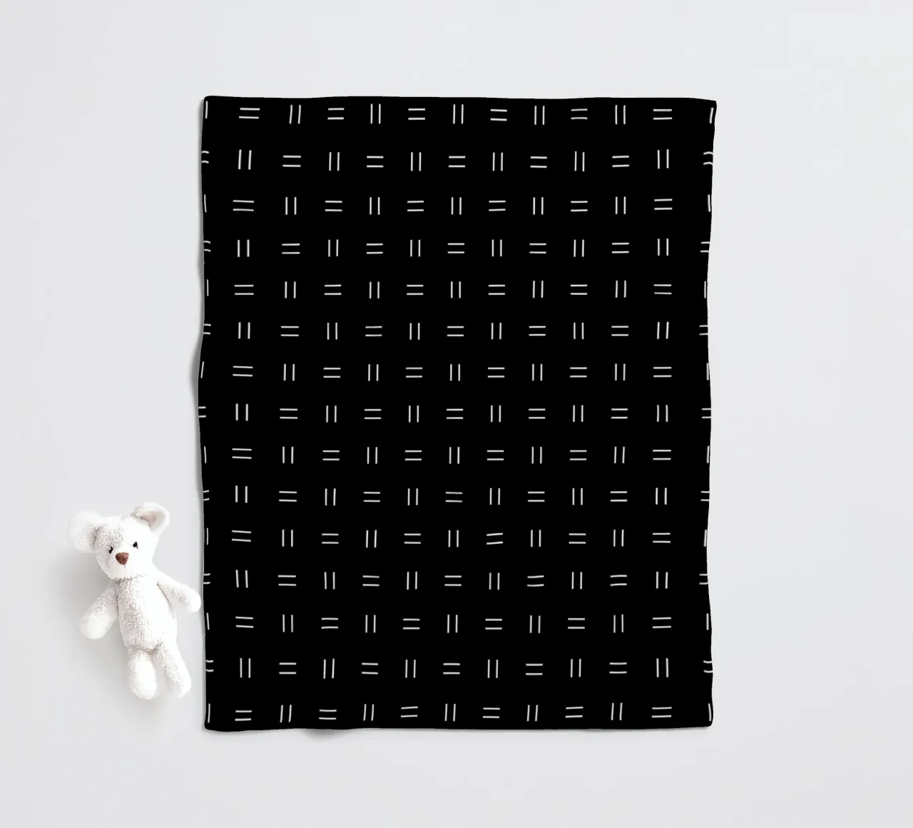 Minimal Classic Scandi Linee doppie | Bianco su nero coperta in pile da Beauty in Simplicity
