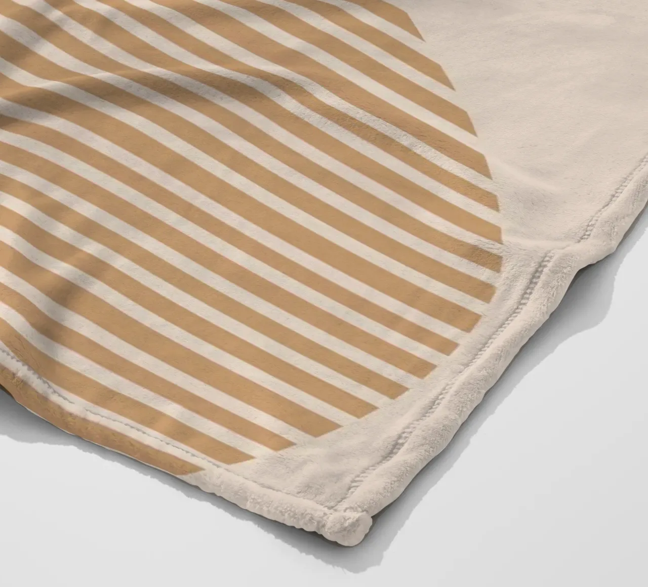 white sheet with even circles coperta in pile da vintageshop