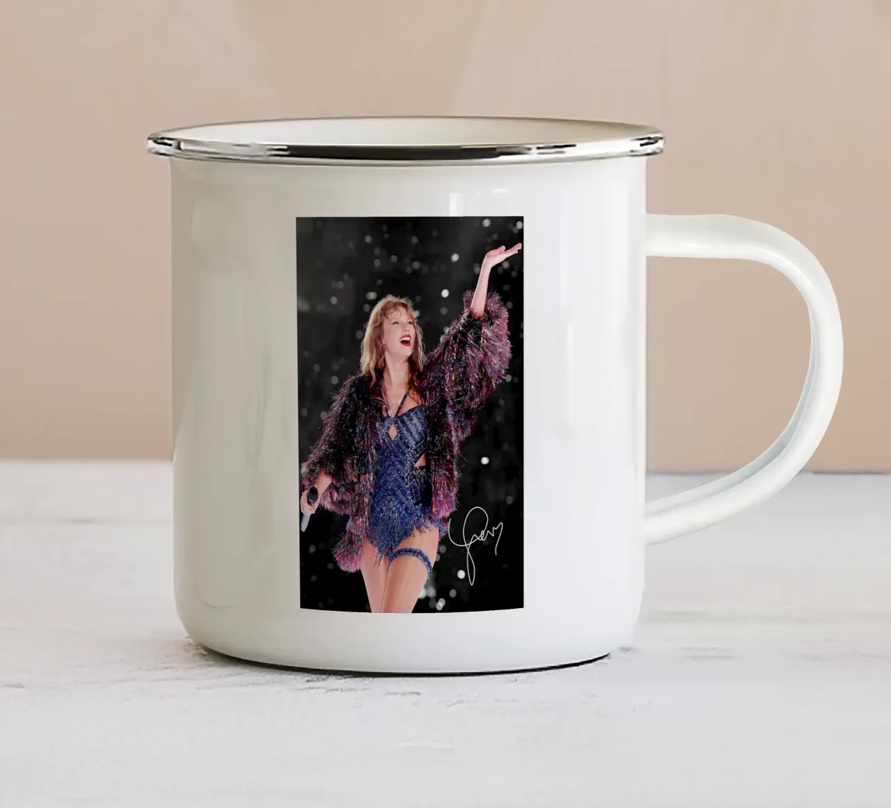 La bellezza di Taylor Swift tazza in smalto da shiners