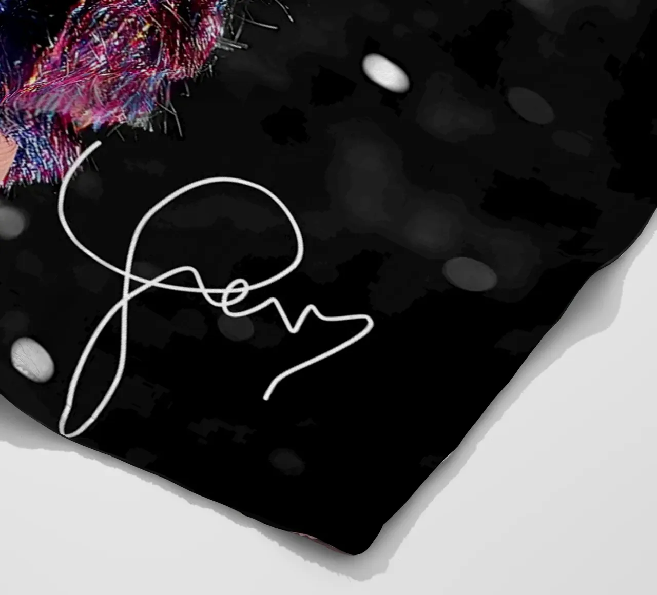 La bellezza di Taylor Swift coperta in pile da shiners