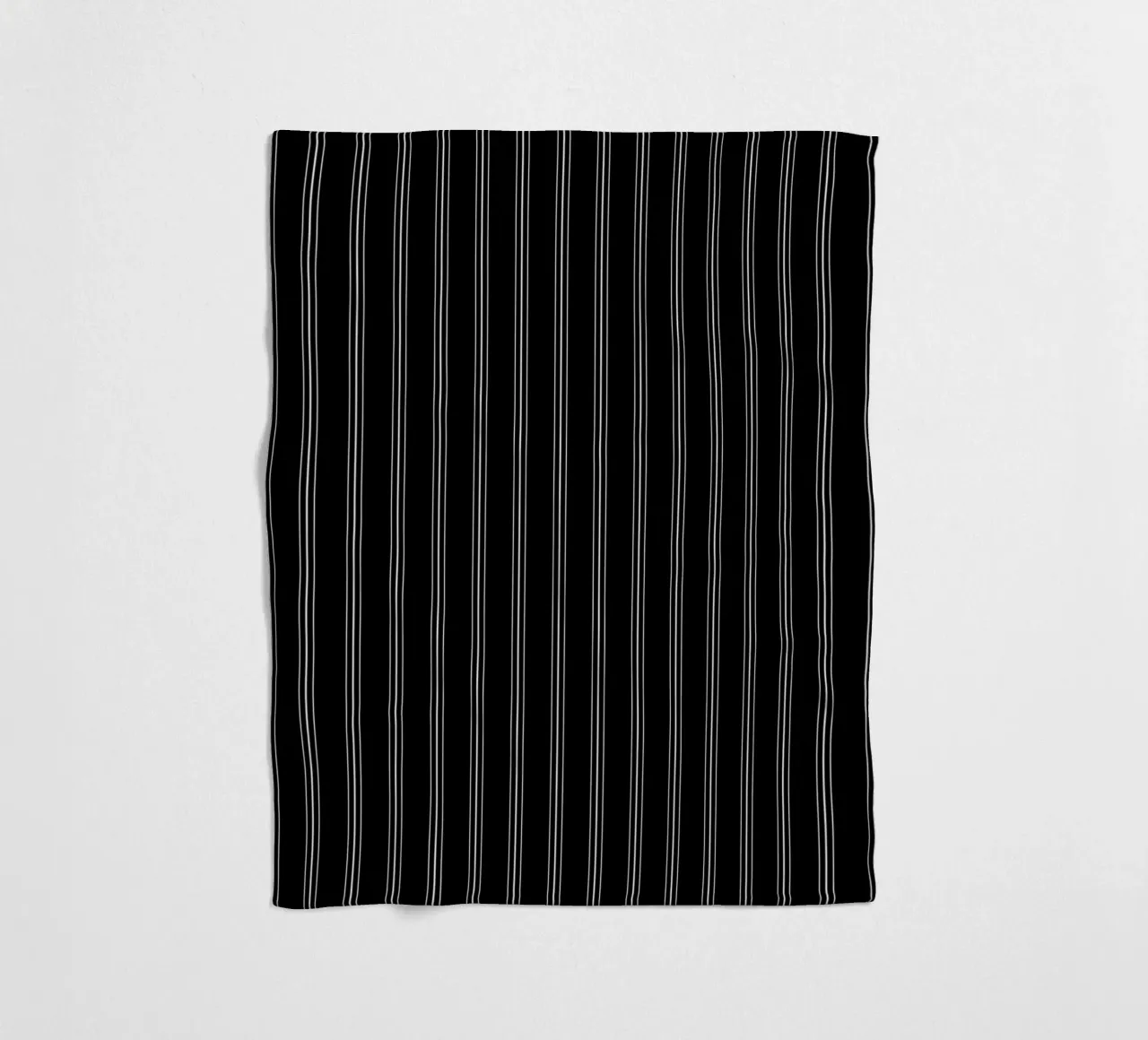 Minimal Classic Scandinavian Mixed Stripes | White on Black coperta in pile da Beauty in Simplicity