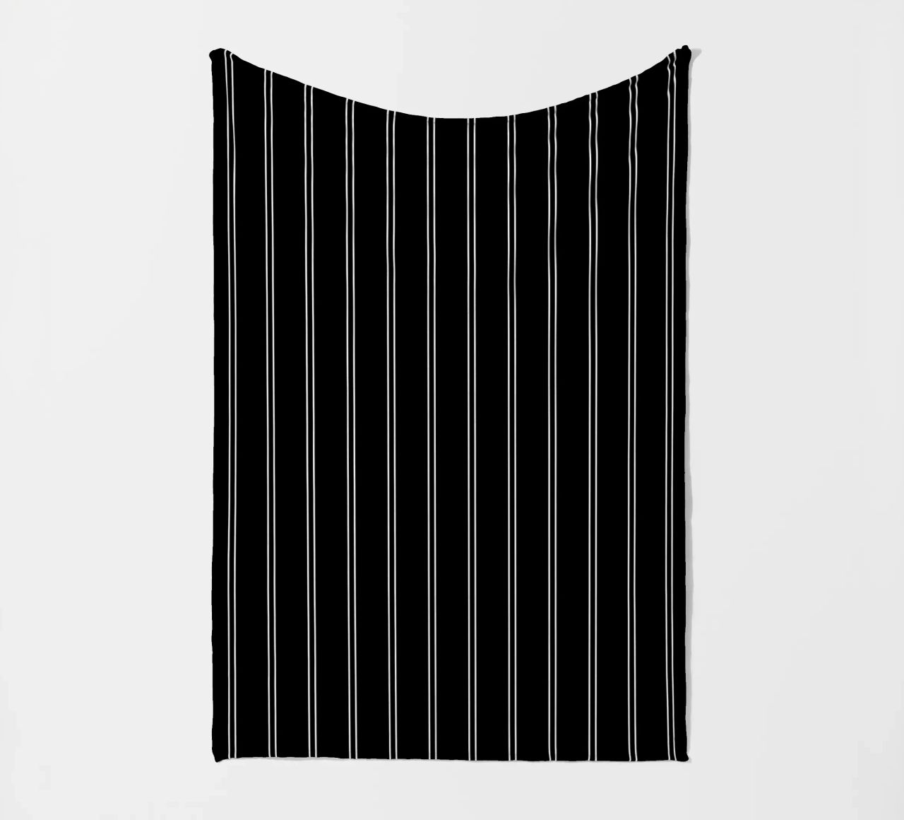 Minimal Basic Classic Doppie strisce bianche su nero coperta in pile da Beauty in Simplicity