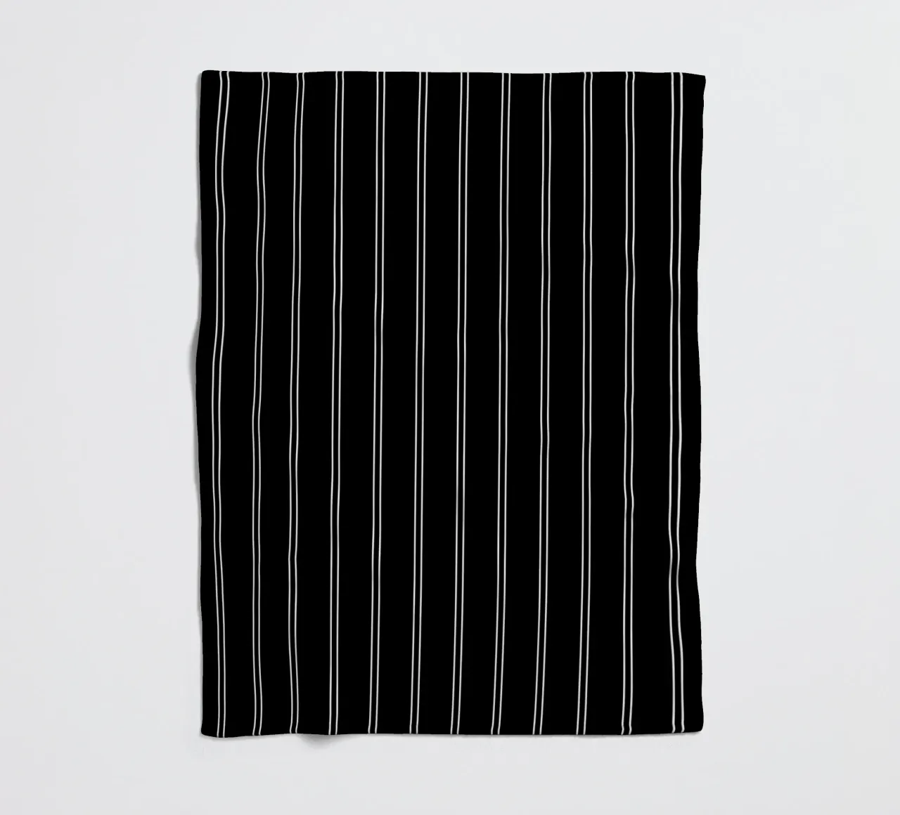 Minimal Basic Classic Doppie strisce bianche su nero coperta in pile da Beauty in Simplicity