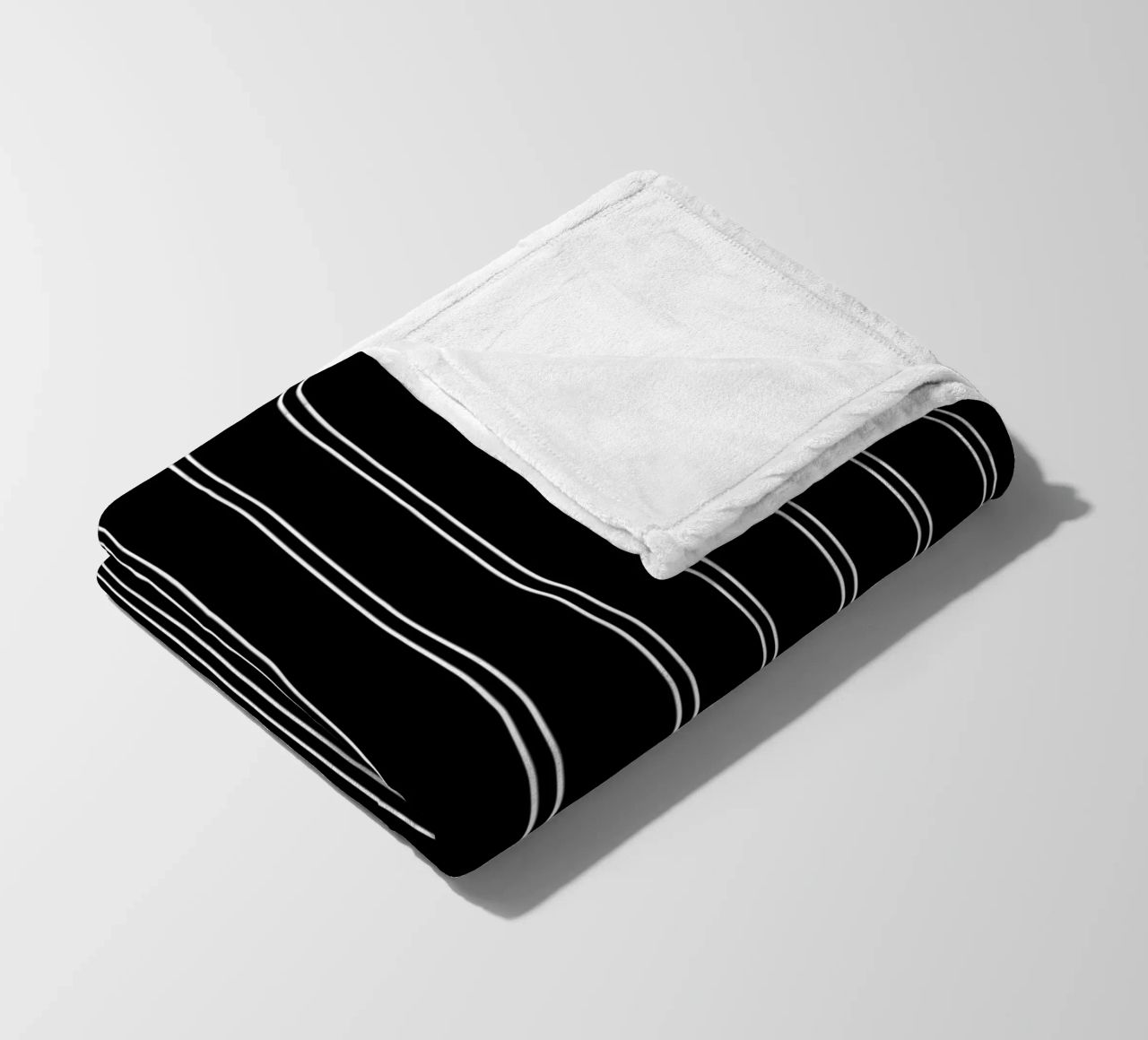 Minimal Basic Classic Doppie strisce bianche su nero coperta in pile da Beauty in Simplicity