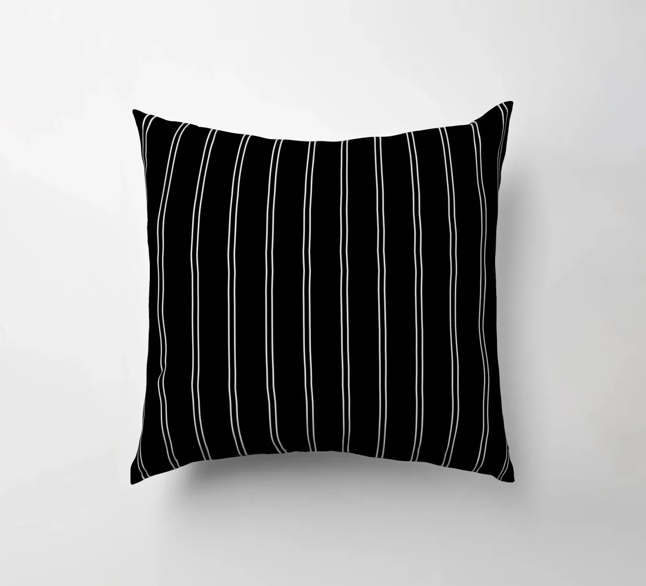 Minimal Basic Classic Doppie strisce bianche su nero cuscino da Beauty in Simplicity