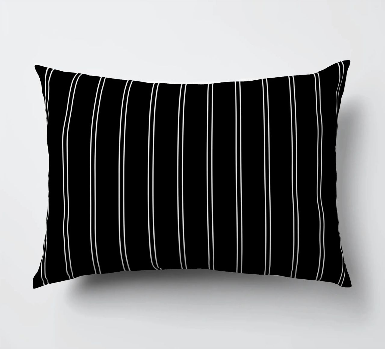 Minimal Basic Classic Doppie strisce bianche su nero cuscino da Beauty in Simplicity