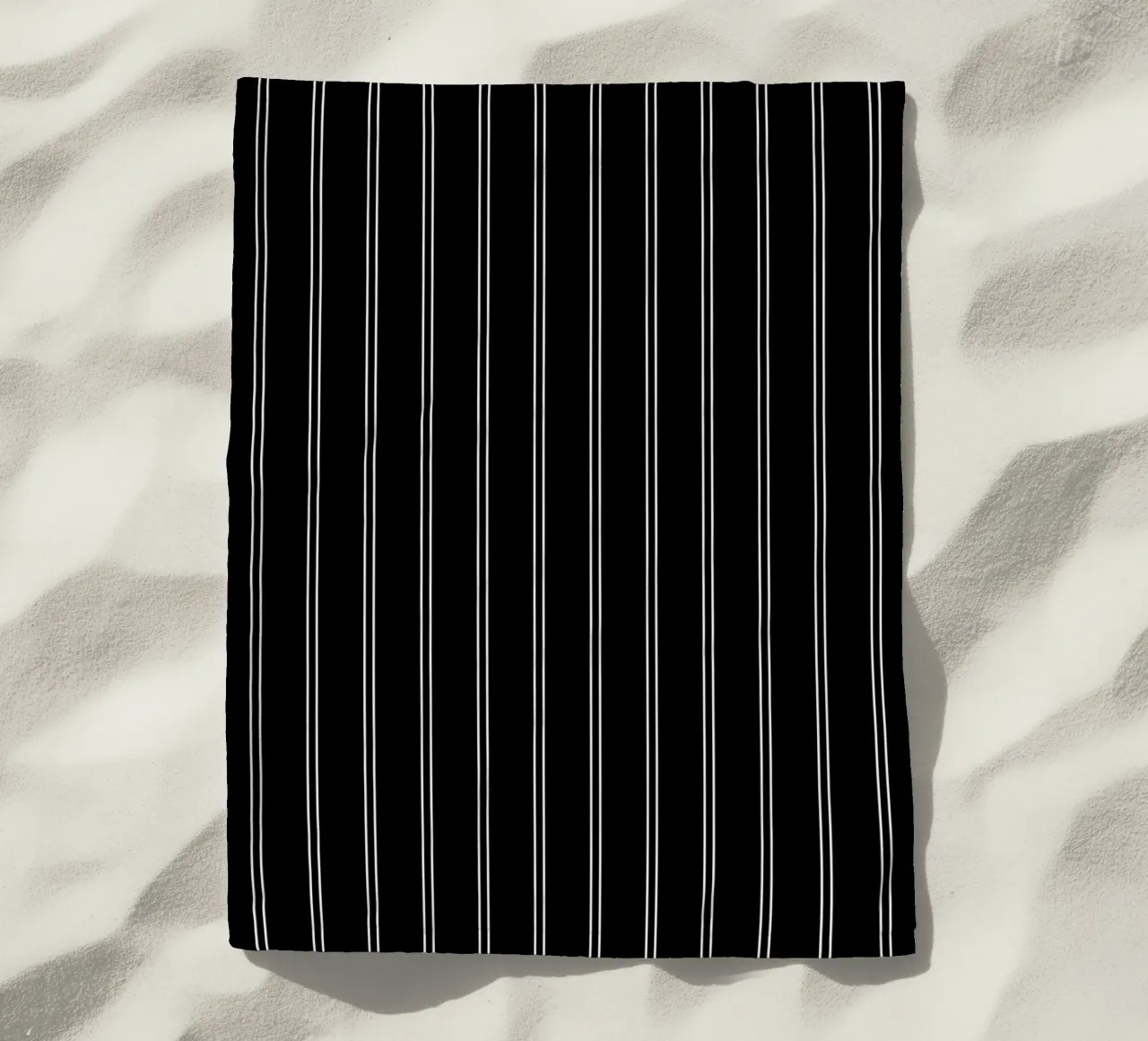Minimal Basic Classic Double Stripes | White on Black serviette de plage de Beauty in Simplicity