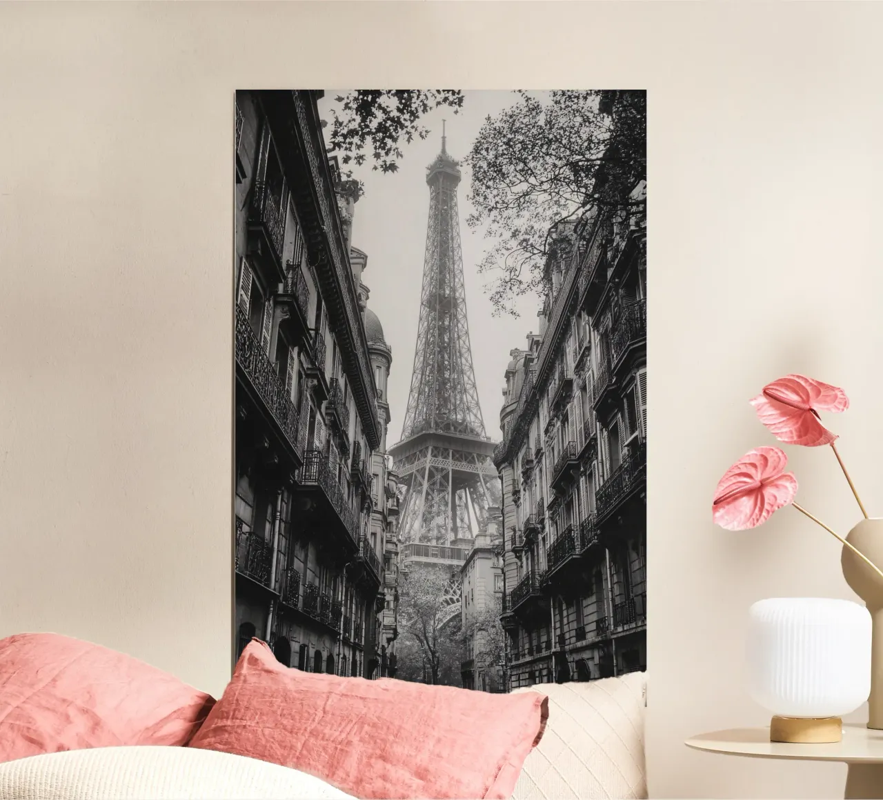 La strada all'ombra della Torre Eiffel poster con telaio in plastica da M-Ulrich-Digital Art
