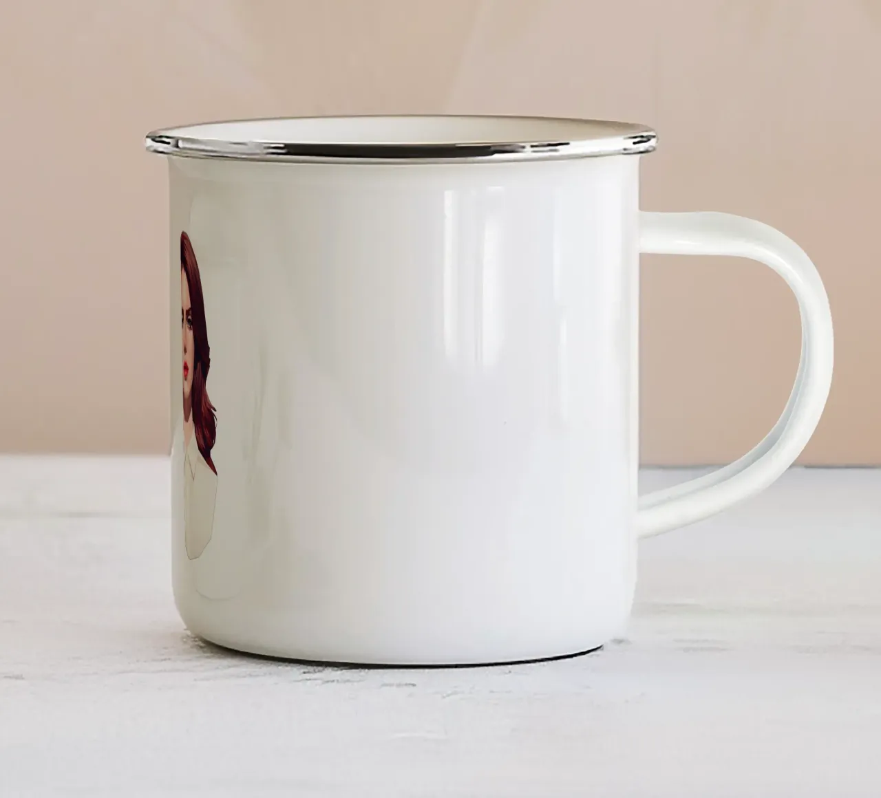 Lana Del Rey Lowpoly tazza in smalto da Low Profile