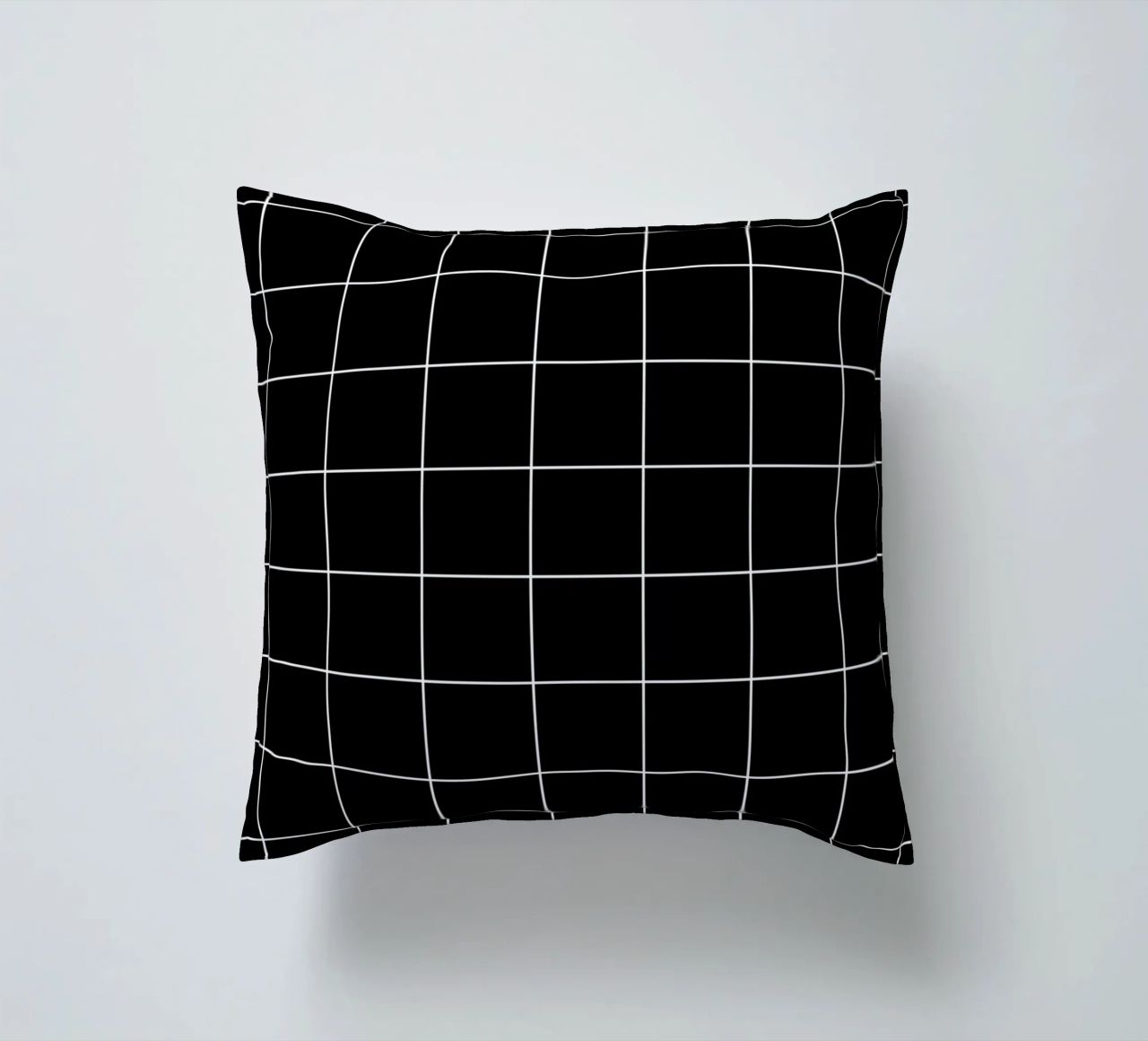 Minimal Basic Classic Grande Griglia | Bianco su nero cuscino da Beauty in Simplicity