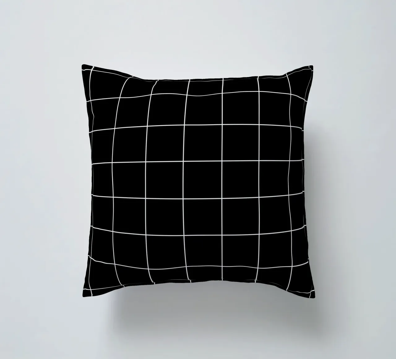 Minimal Basic Classic Grande Griglia | Bianco su nero cuscino da Beauty in Simplicity