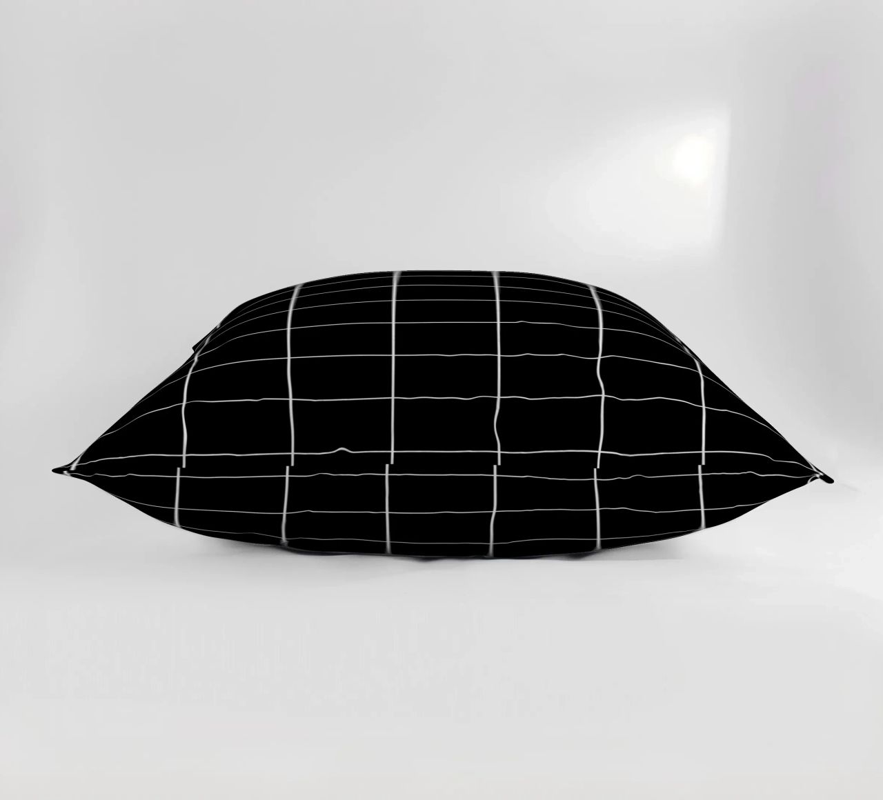 Minimal Basic Classic Grande Griglia | Bianco su nero cuscino da Beauty in Simplicity