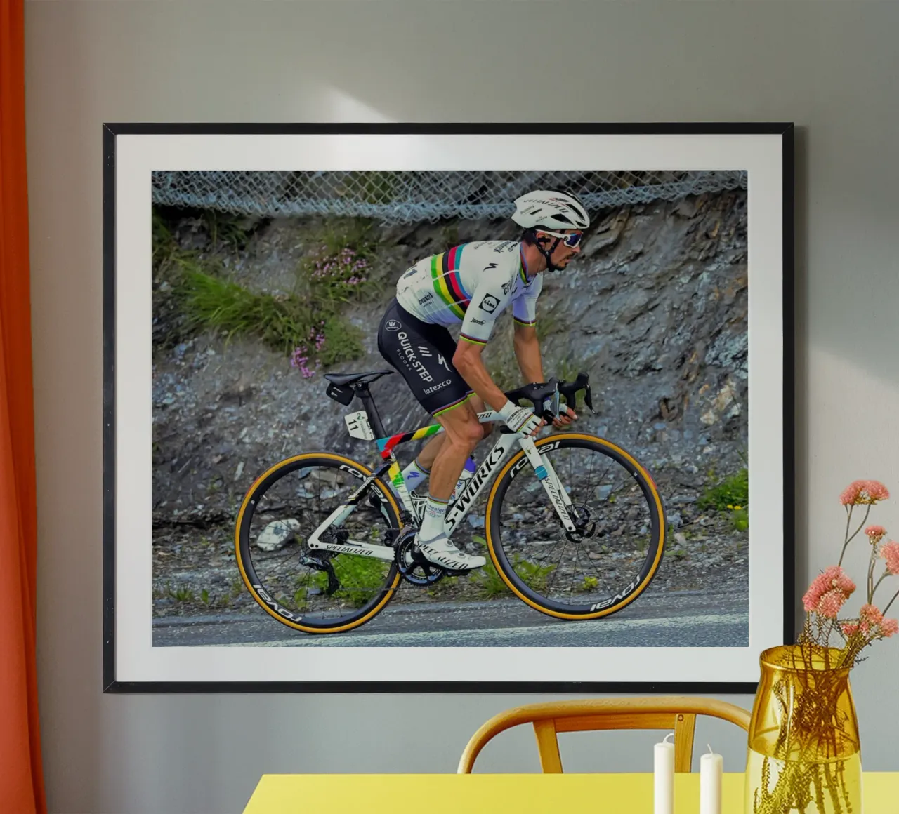 Scalatore Jullian poster con telaio in legno da SPECIAL SHOP GENTHO UK