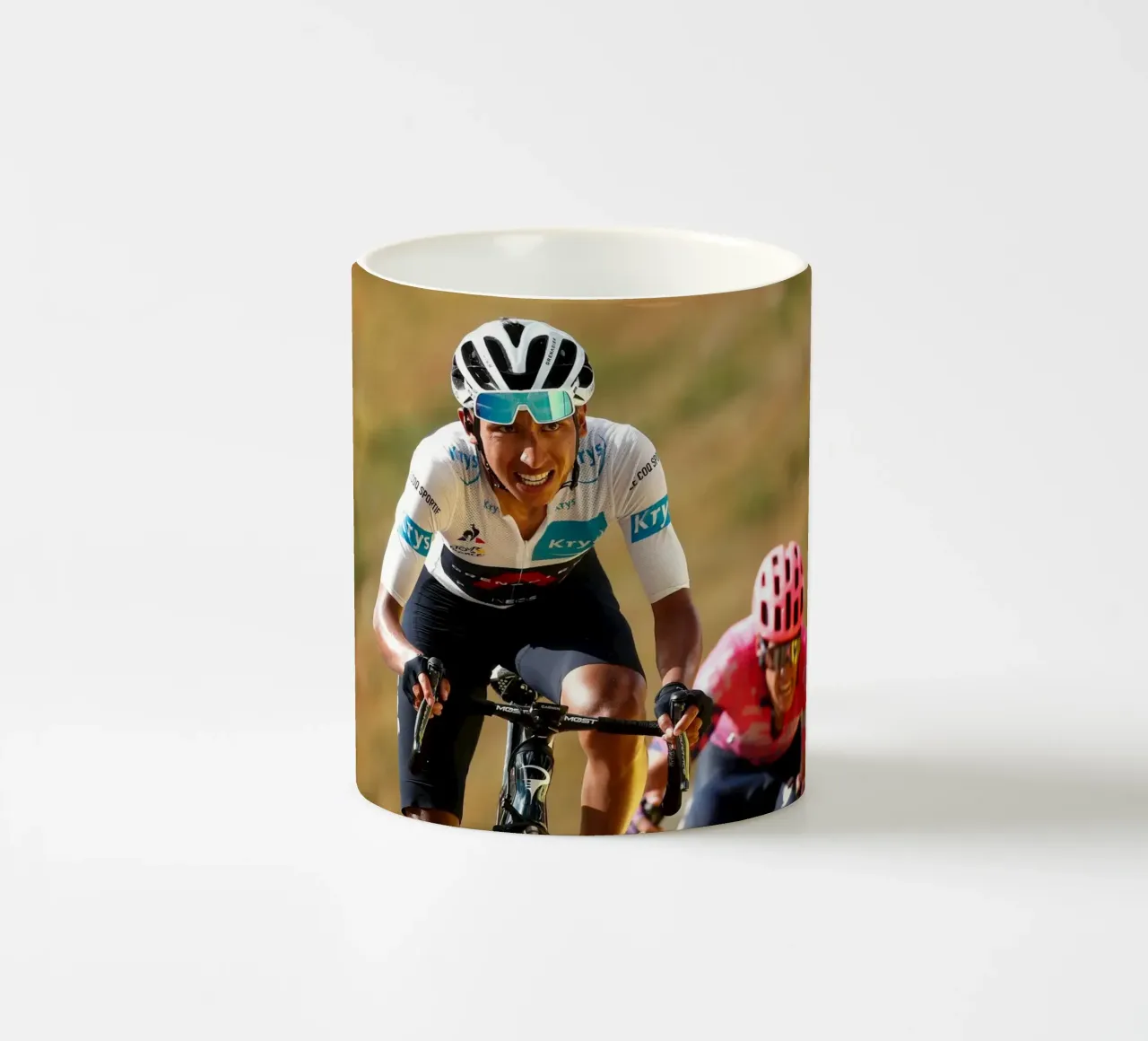 Re Egan Bernal tazza in ceramica da SPECIAL SHOP GENTHO UK