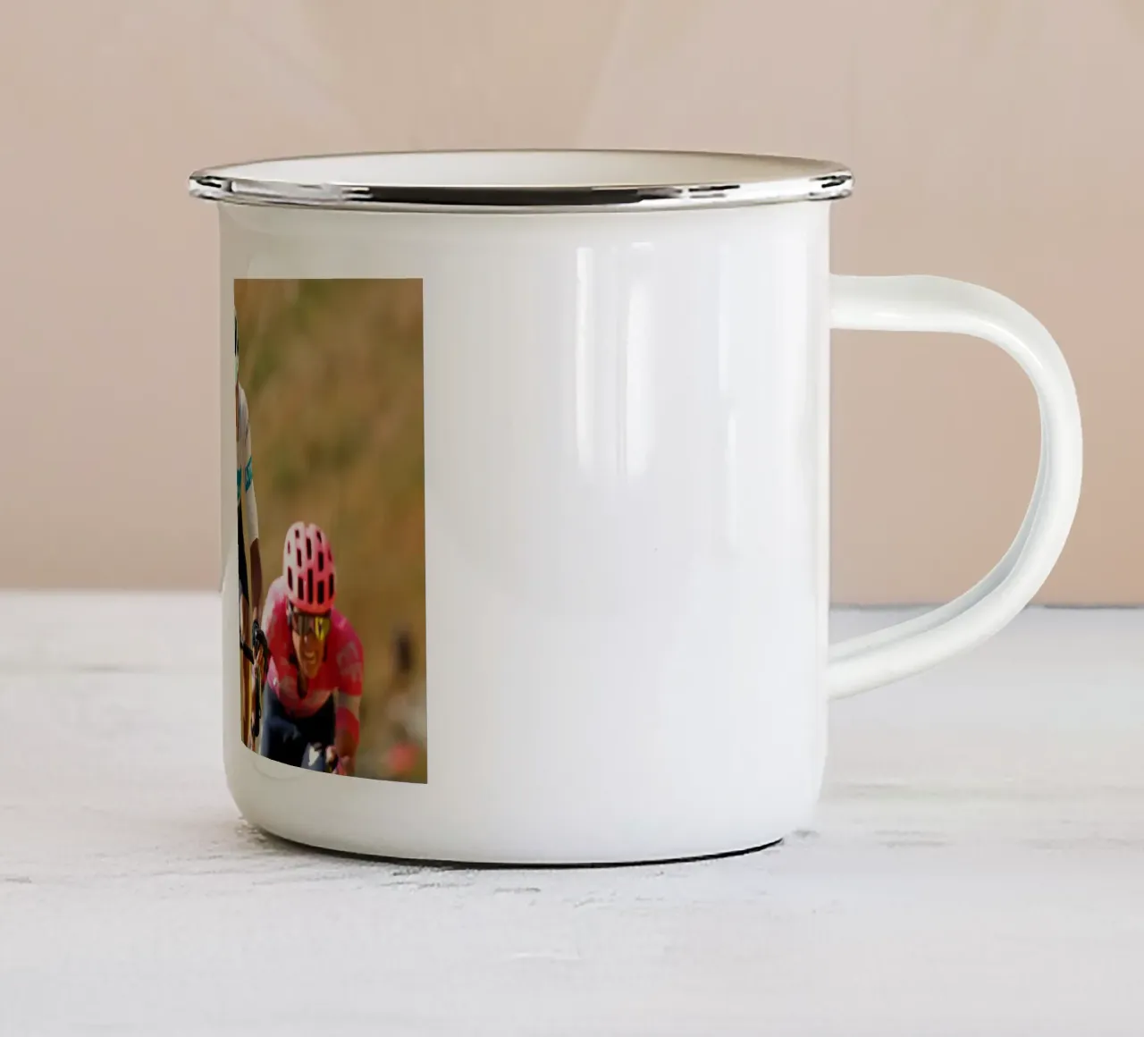 Re Egan Bernal tazza in smalto da SPECIAL SHOP GENTHO UK