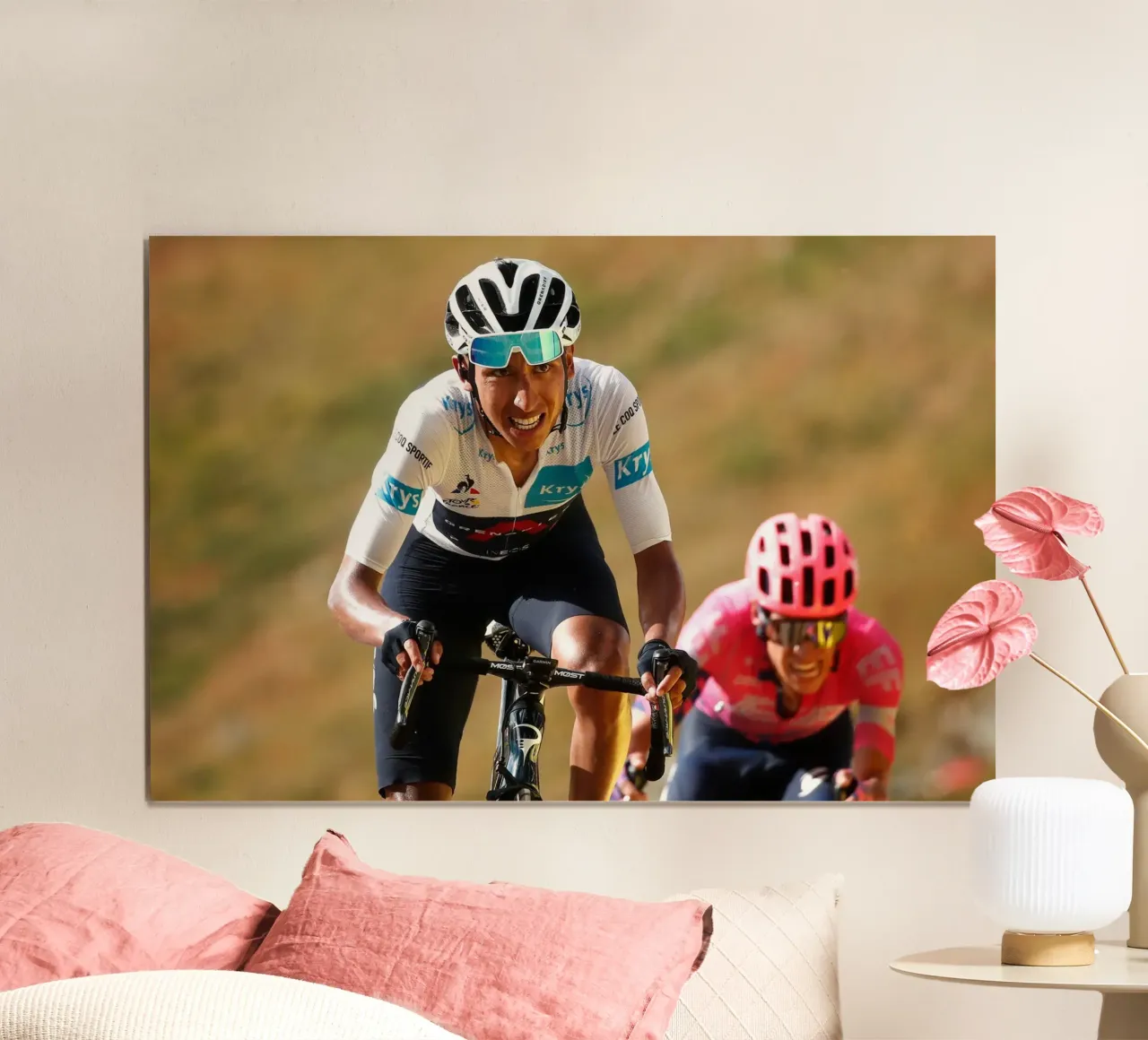 Re Egan Bernal poster con telaio in legno da SPECIAL SHOP GENTHO UK